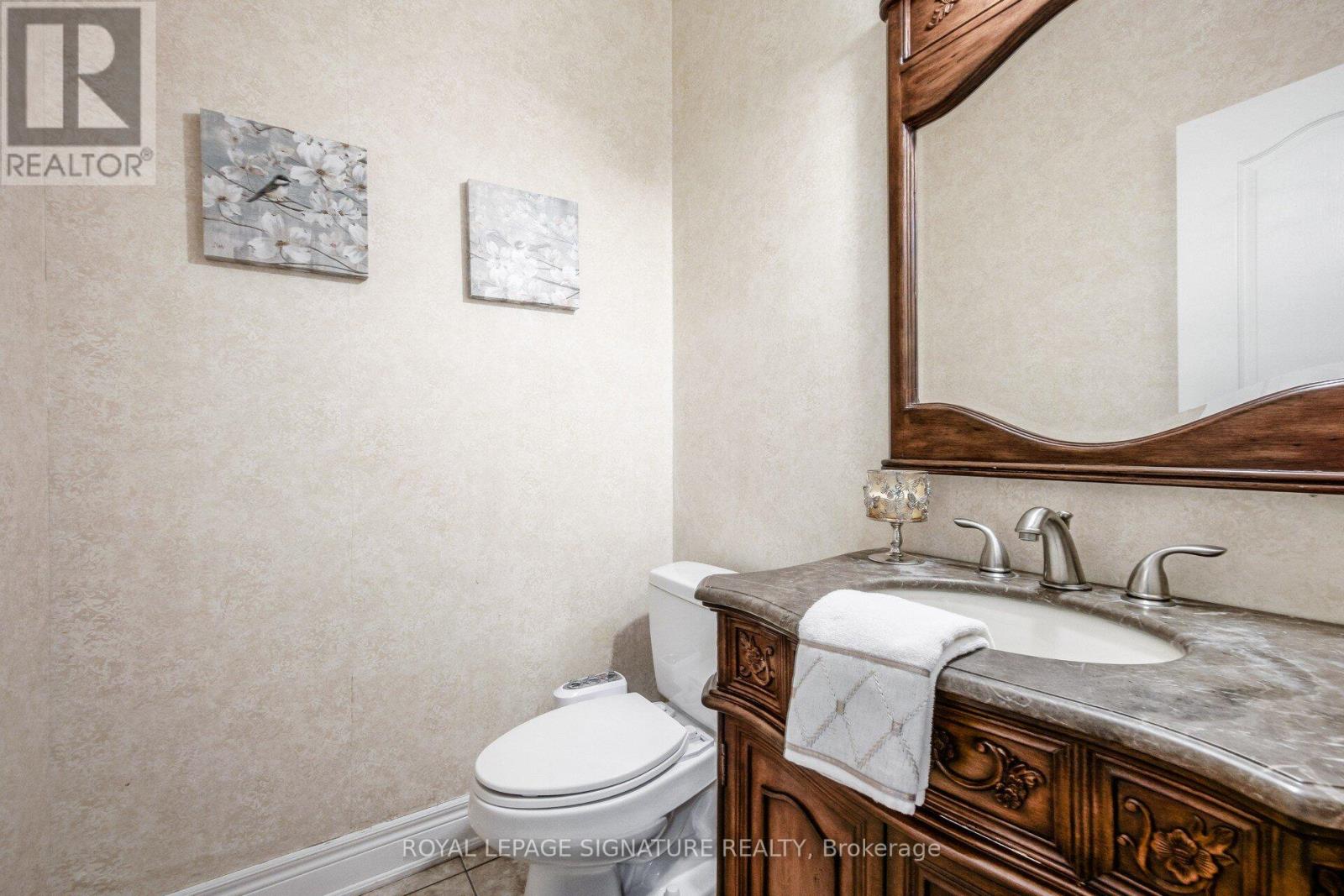 1312 Kestell Boulevard, Oakville, Ontario  L6H 0B9 - Photo 13 - W12439001