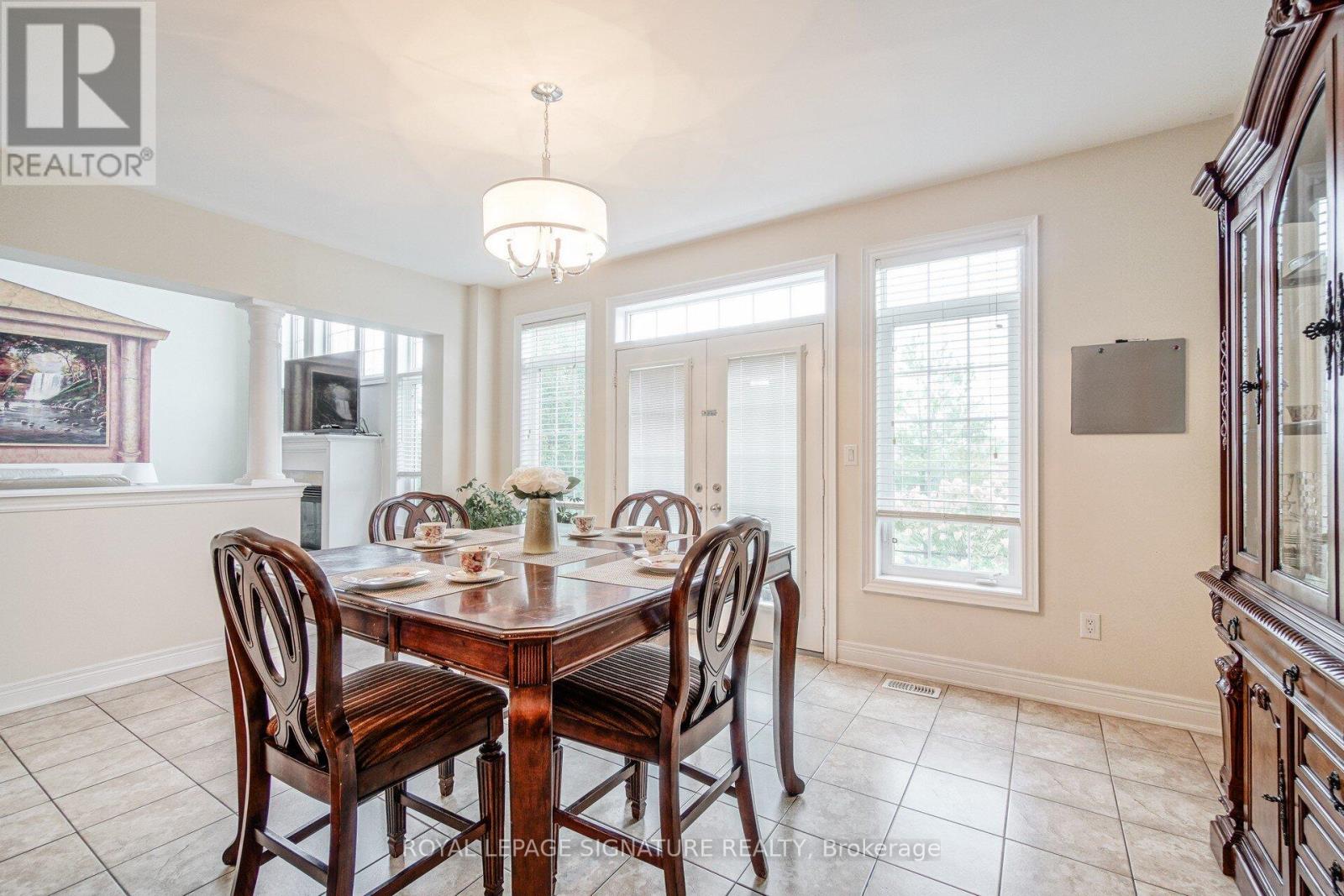 1312 Kestell Boulevard, Oakville, Ontario  L6H 0B9 - Photo 12 - W12439001