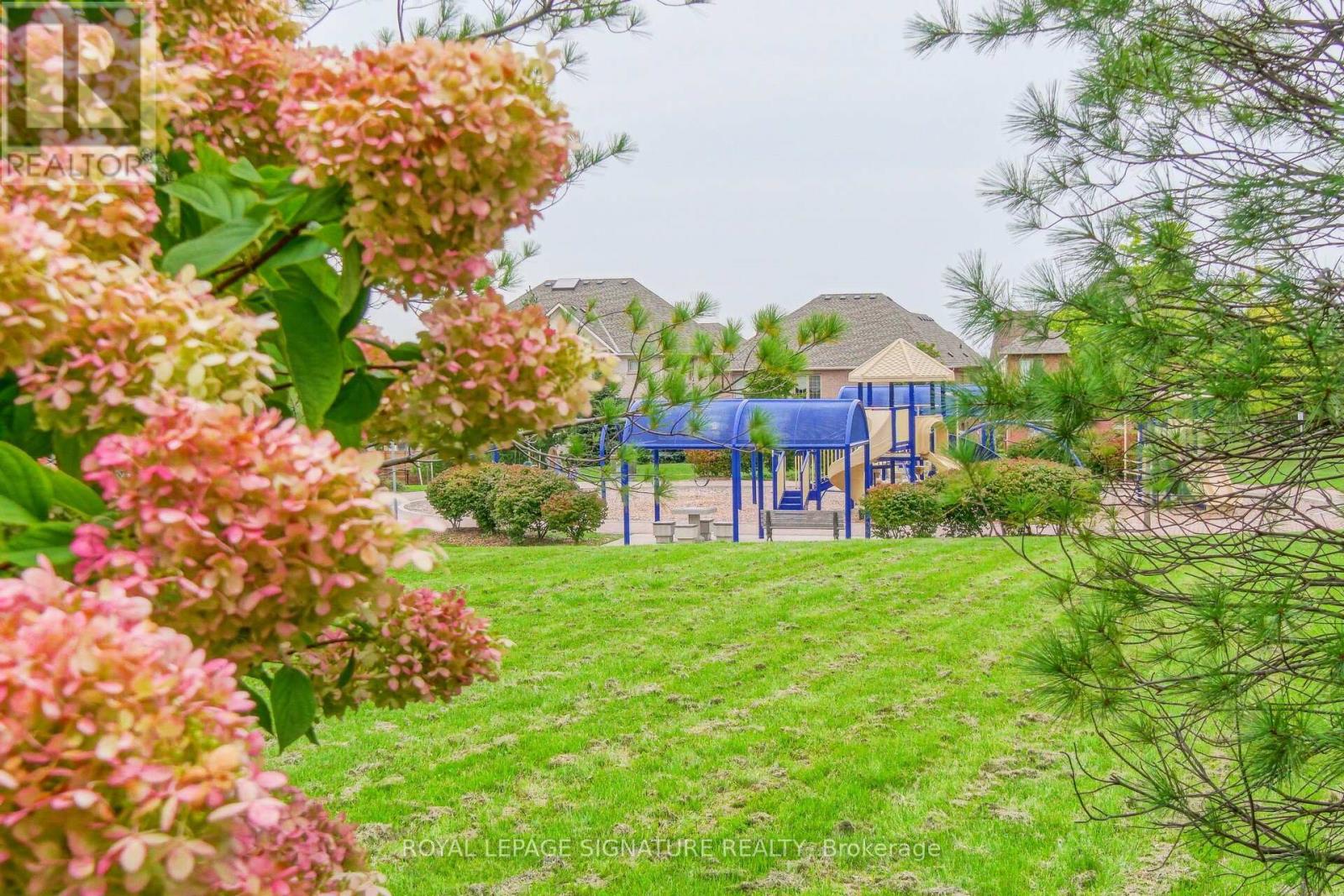 1312 Kestell Boulevard, Oakville, Ontario  L6H 0B9 - Photo 33 - W12439001