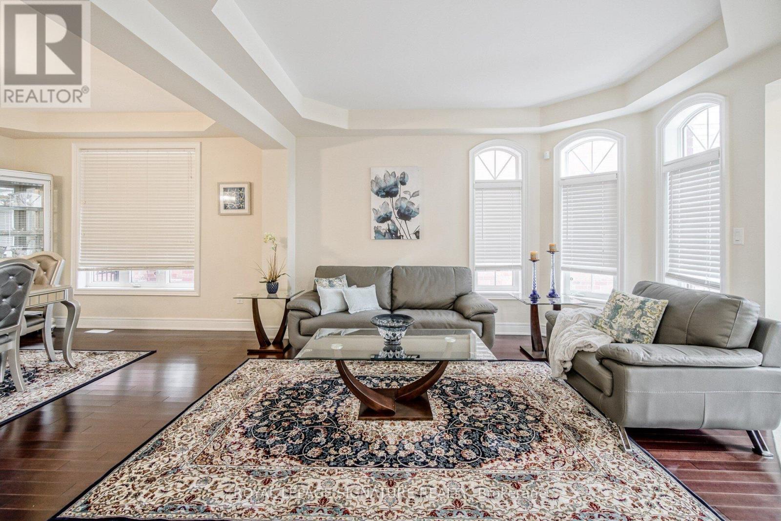 1312 Kestell Boulevard, Oakville, Ontario  L6H 0B9 - Photo 3 - W12439001