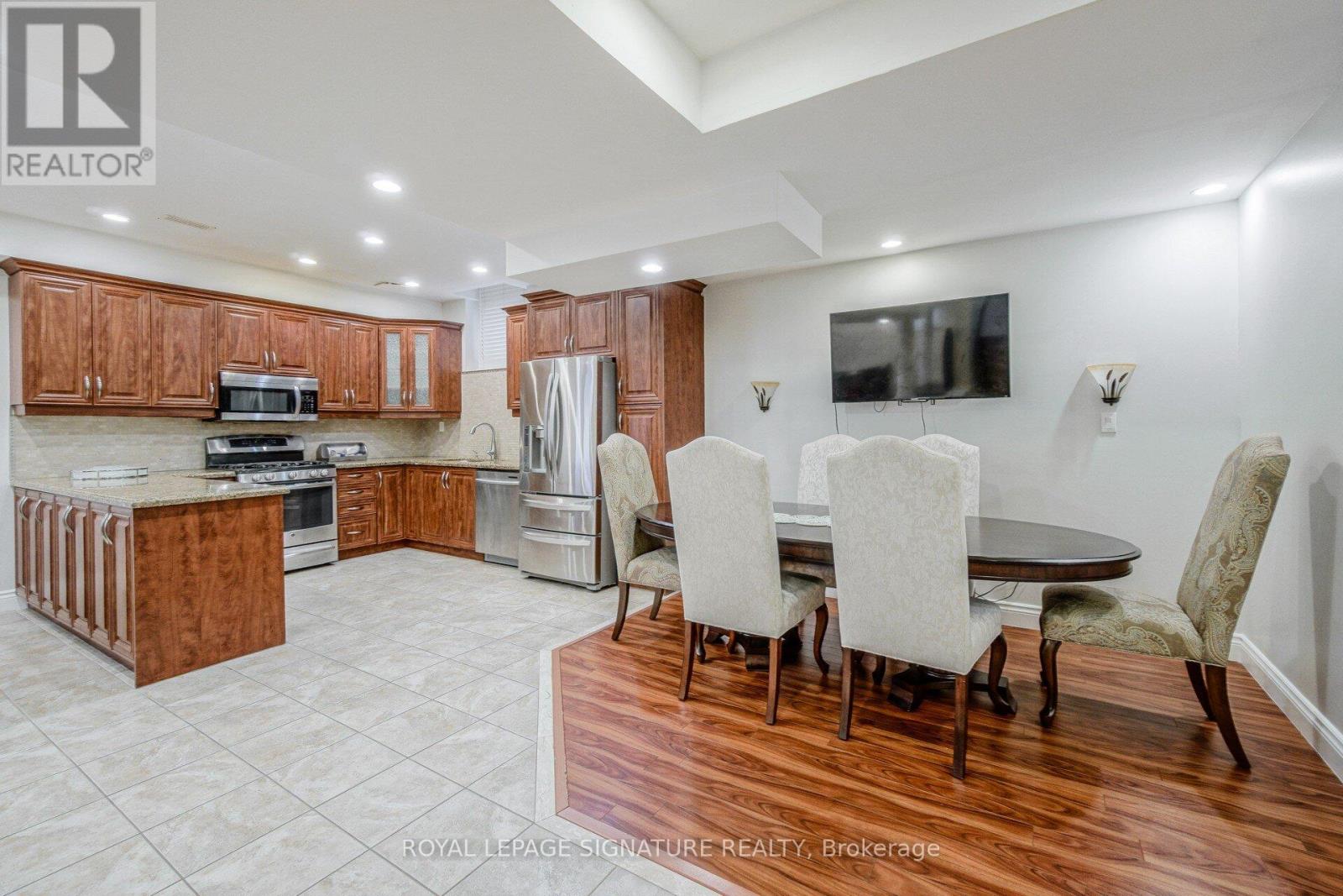 1312 Kestell Boulevard, Oakville, Ontario  L6H 0B9 - Photo 23 - W12439001