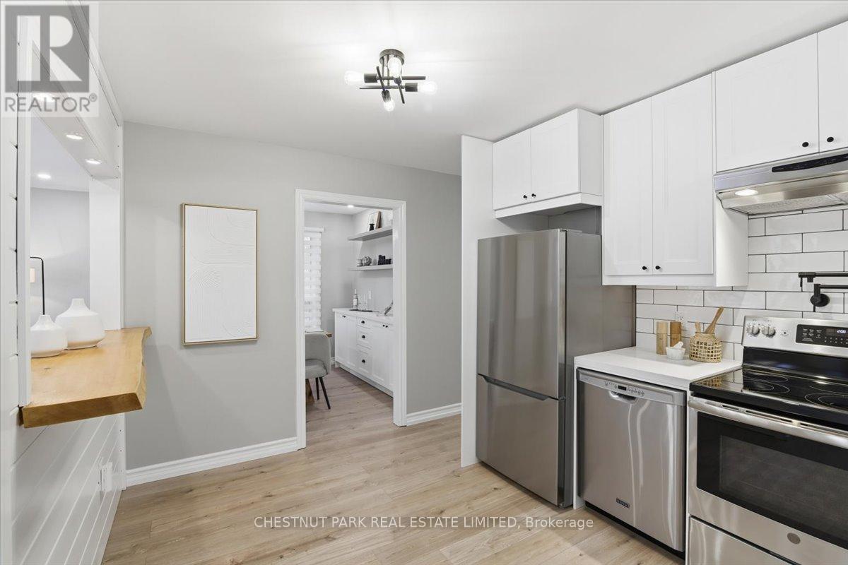 49 Sandra Drive, Georgina, Ontario  L0E 1R0 - Photo 12 - N12489180