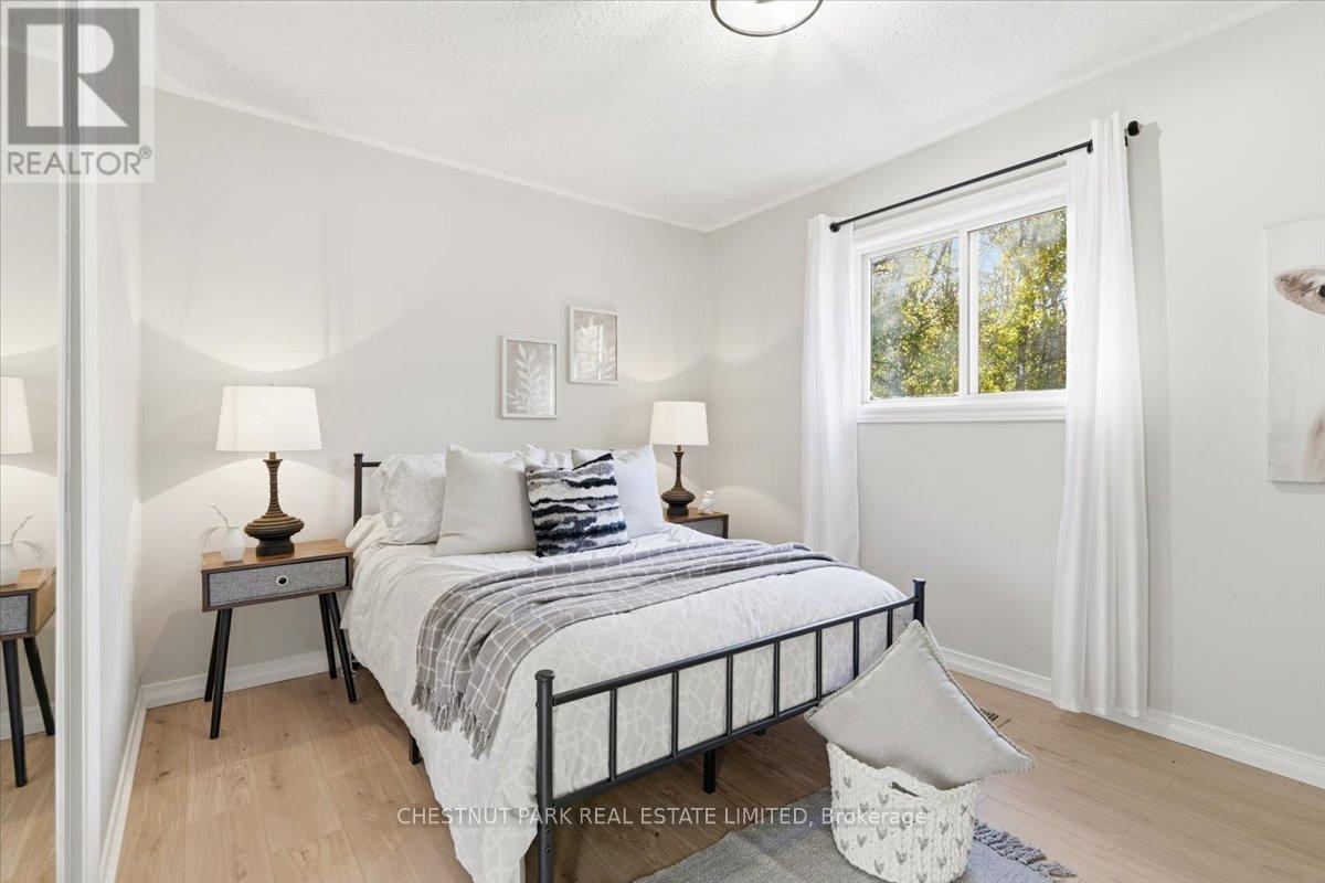 49 Sandra Drive, Georgina, Ontario  L0E 1R0 - Photo 16 - N12489180