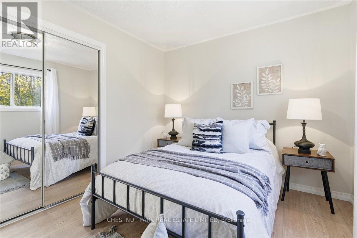 49 Sandra Drive, Georgina, Ontario  L0E 1R0 - Photo 17 - N12489180