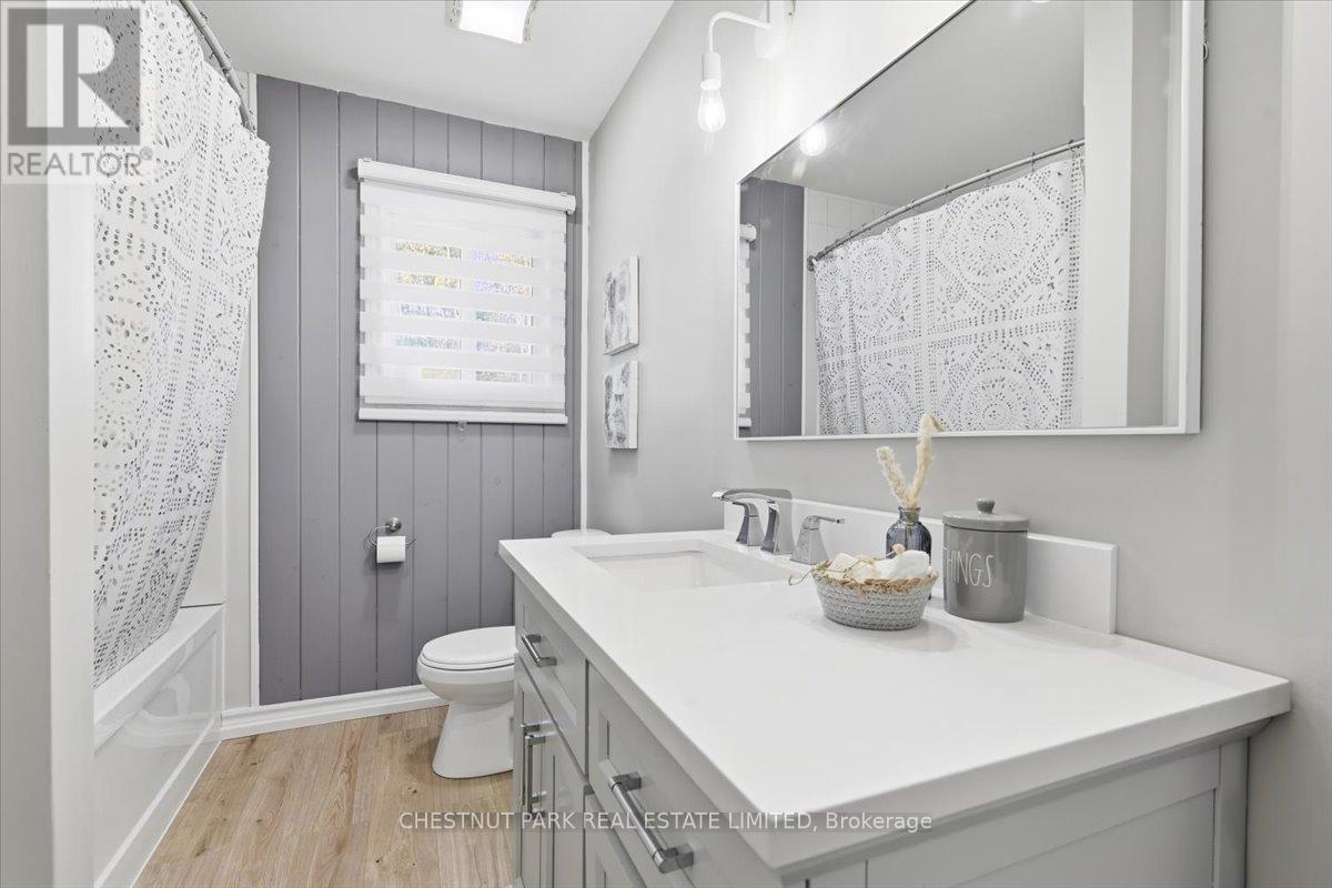 49 Sandra Drive, Georgina, Ontario  L0E 1R0 - Photo 19 - N12489180