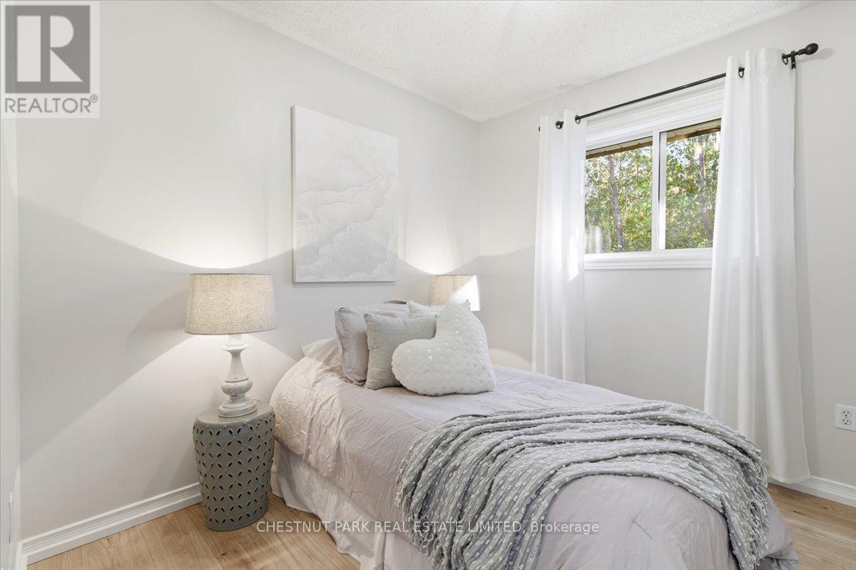 49 Sandra Drive, Georgina, Ontario  L0E 1R0 - Photo 20 - N12489180