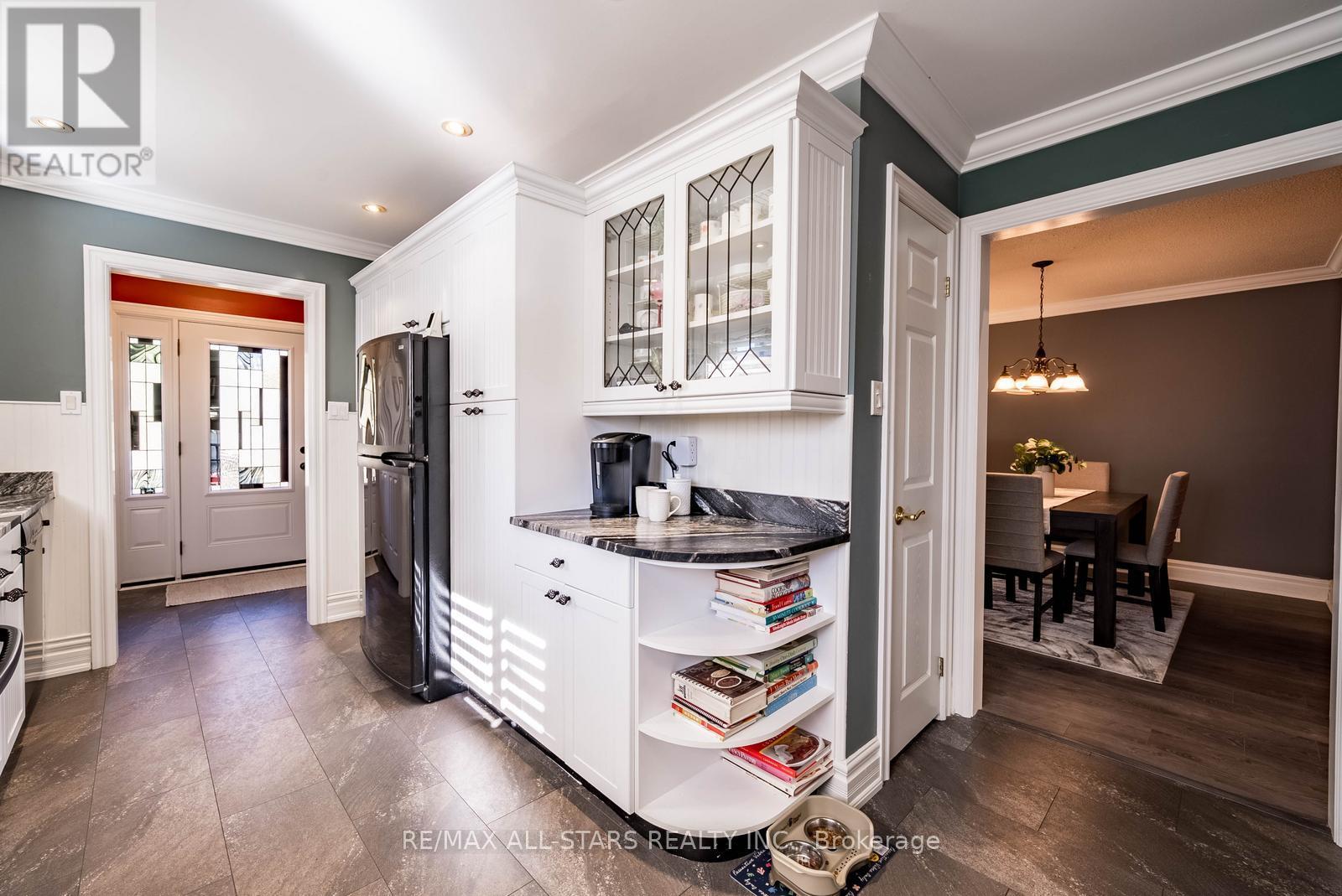 49 Shannon Road, East Gwillimbury (Mt Albert), Ontario  L0G 1M0 - Photo 17 - N12489206