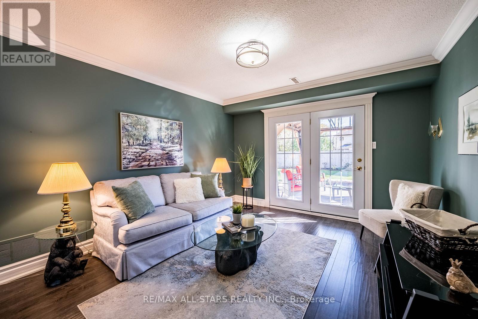 49 Shannon Road, East Gwillimbury (Mt Albert), Ontario  L0G 1M0 - Photo 21 - N12489206