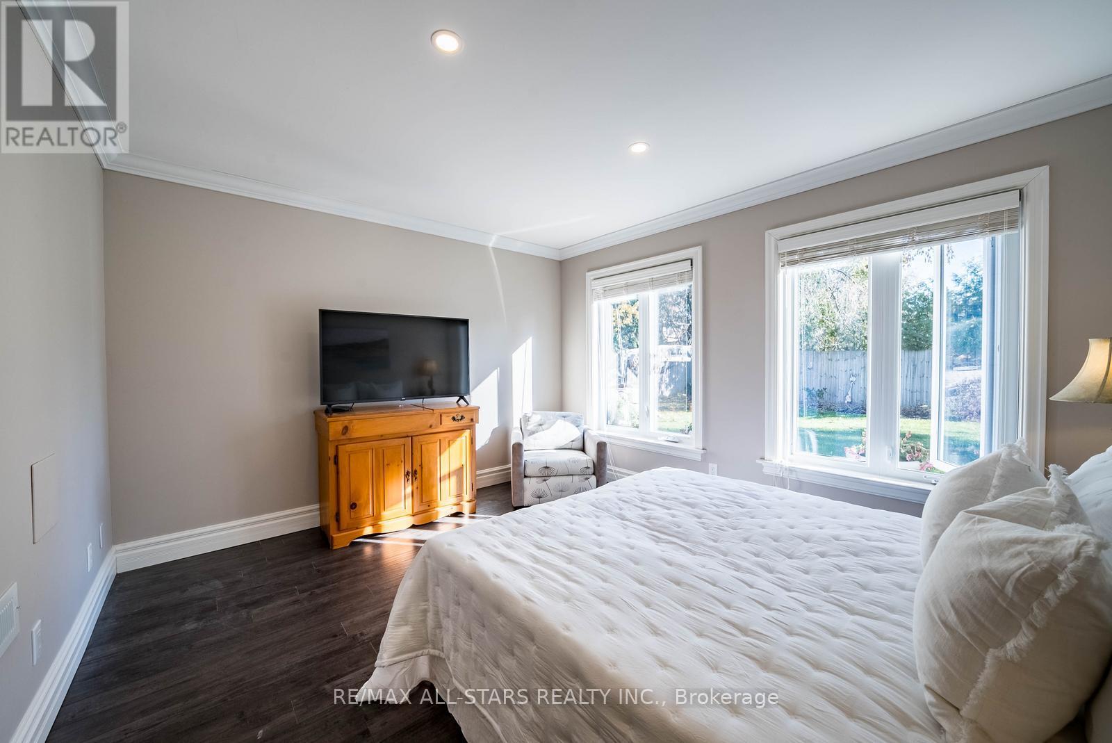 49 Shannon Road, East Gwillimbury (Mt Albert), Ontario  L0G 1M0 - Photo 25 - N12489206