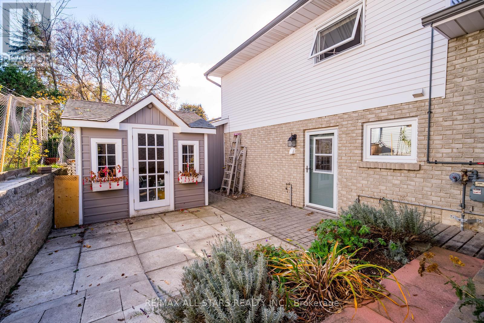 49 Shannon Road, East Gwillimbury (Mt Albert), Ontario  L0G 1M0 - Photo 37 - N12489206