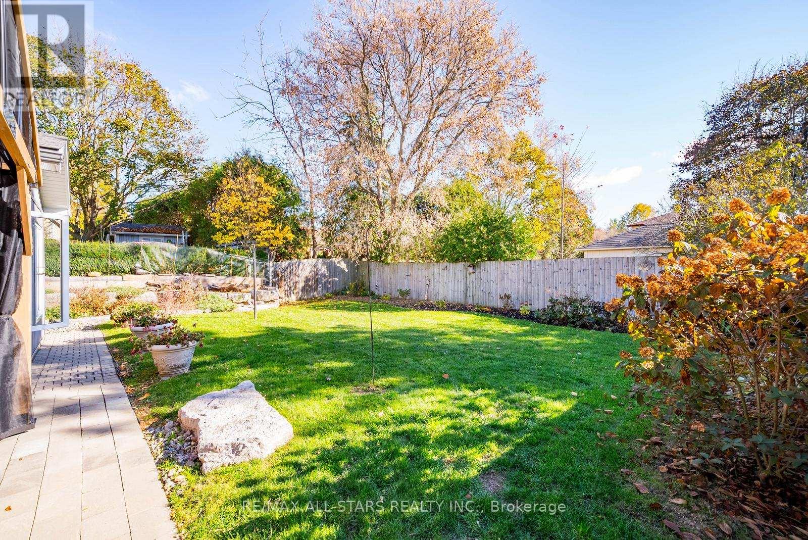 49 Shannon Road, East Gwillimbury (Mt Albert), Ontario  L0G 1M0 - Photo 38 - N12489206