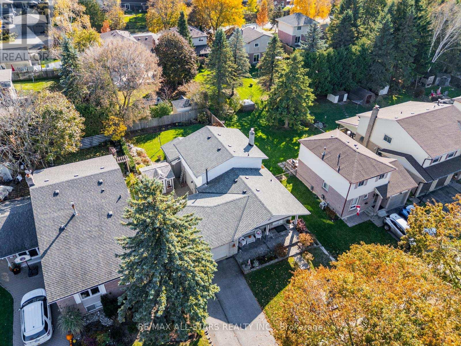 49 Shannon Road, East Gwillimbury (Mt Albert), Ontario  L0G 1M0 - Photo 5 - N12489206