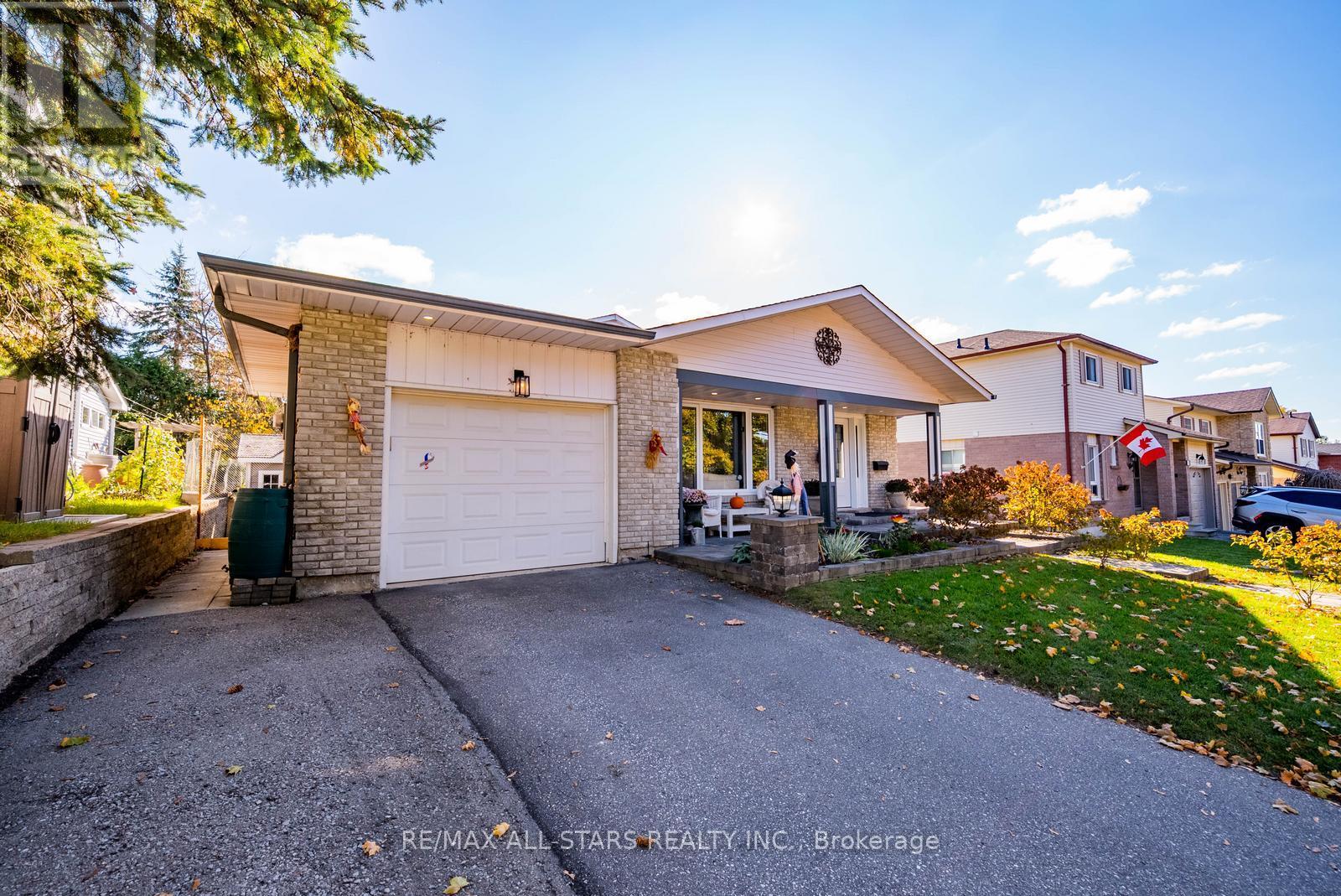 49 Shannon Road, East Gwillimbury (Mt Albert), Ontario  L0G 1M0 - Photo 7 - N12489206