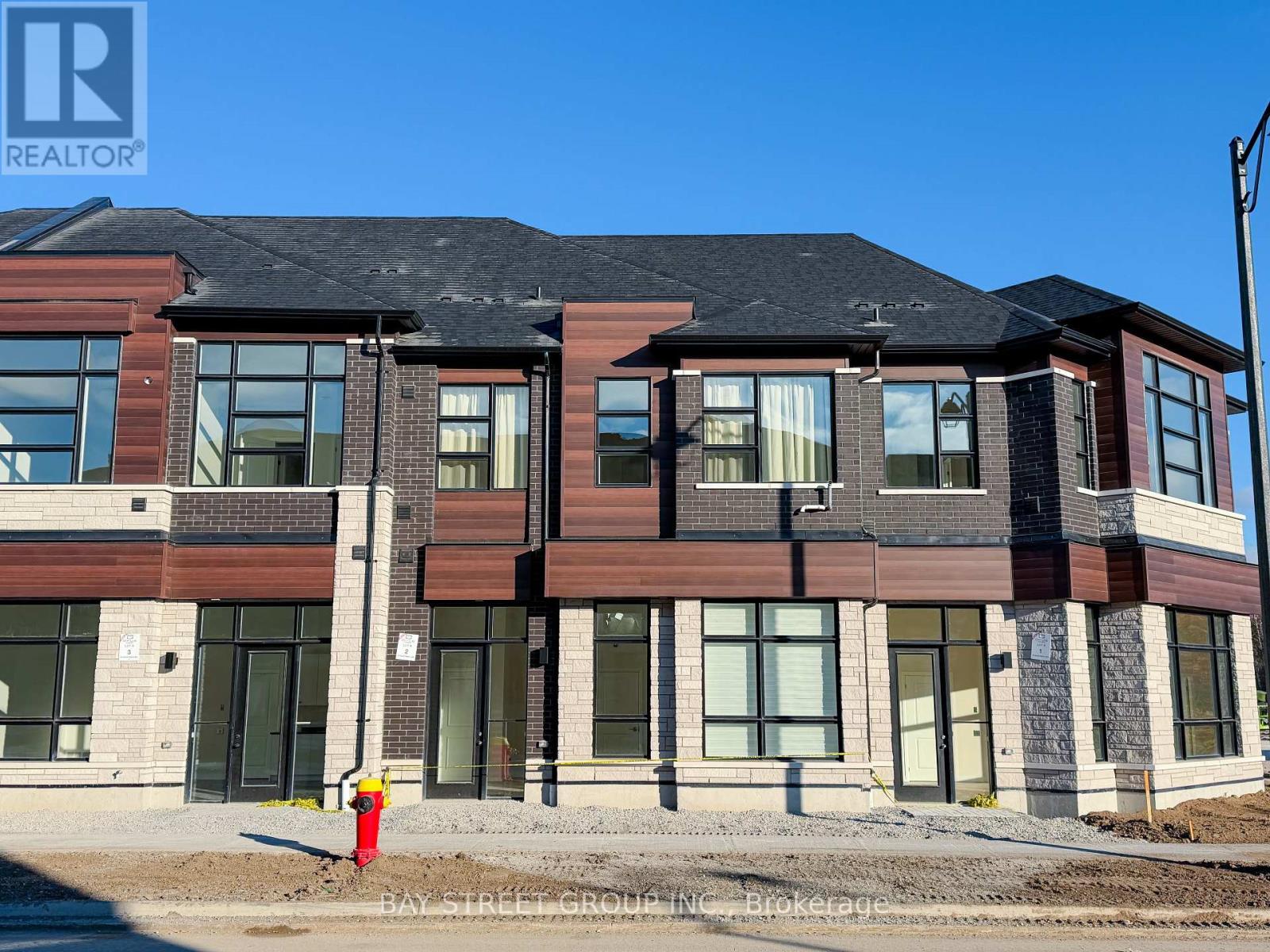 55 Harold Wilson Lane, Richmond Hill, Ontario  L4S 1N5 - Photo 4 - N12489226