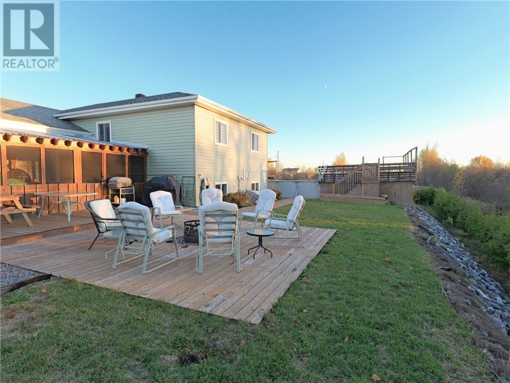 17 Balsam Court, Sturgeon Falls, Ontario  P2B 0B7 - Photo 6 - 2125435