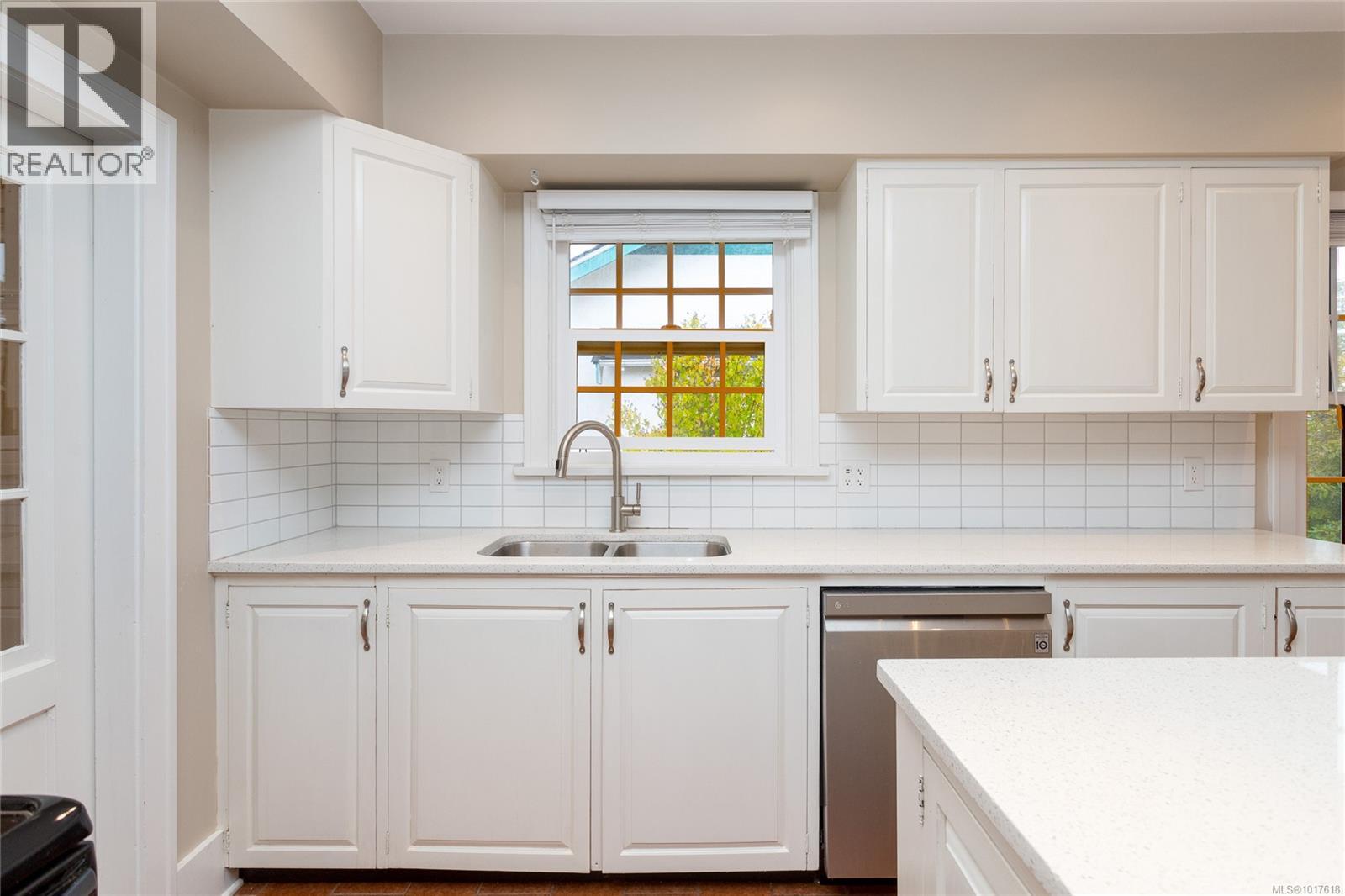 2051 Granite St, Oak Bay, British Columbia  V8S 3G4 - Photo 16 - 1017618