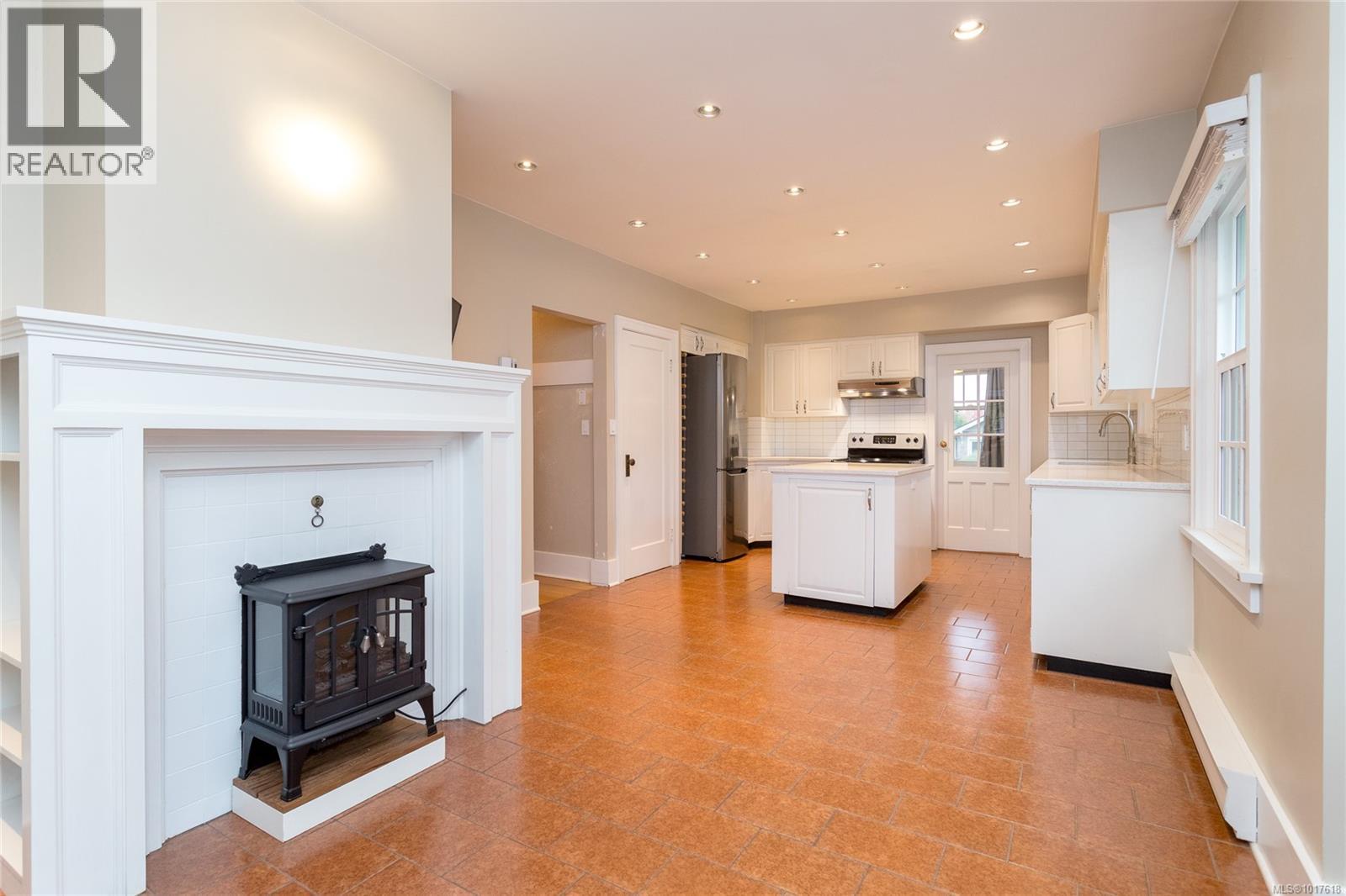 2051 Granite St, Oak Bay, British Columbia  V8S 3G4 - Photo 19 - 1017618