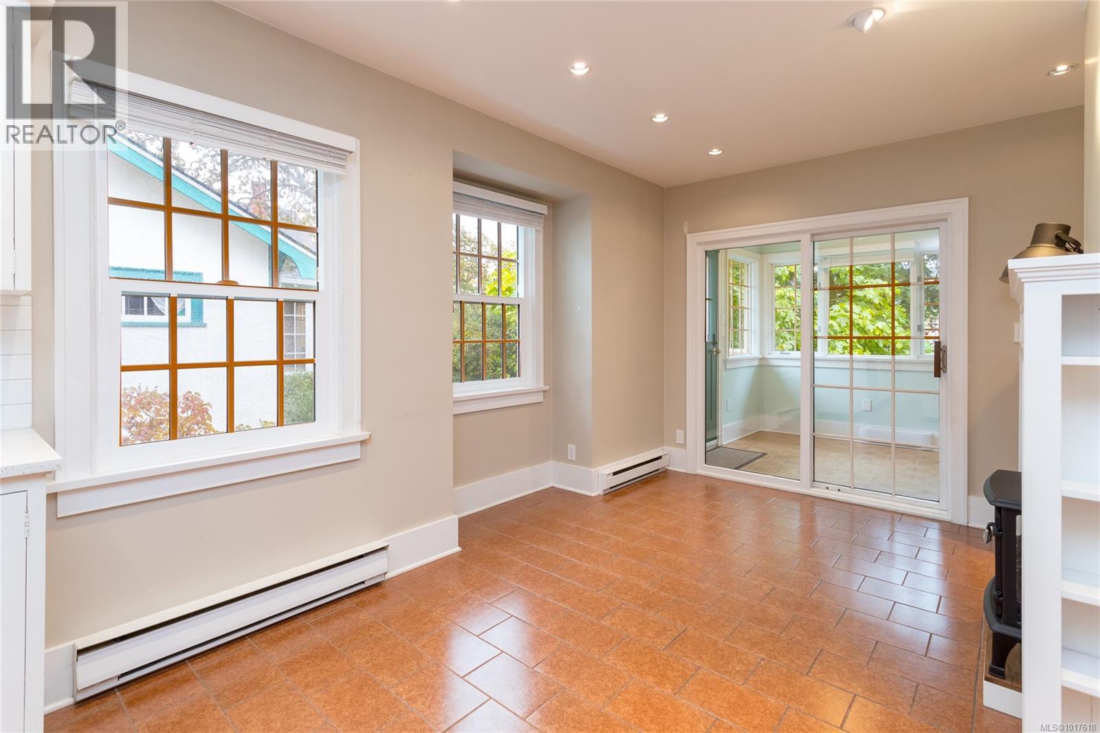 2051 Granite St, Oak Bay, British Columbia  V8S 3G4 - Photo 17 - 1017618