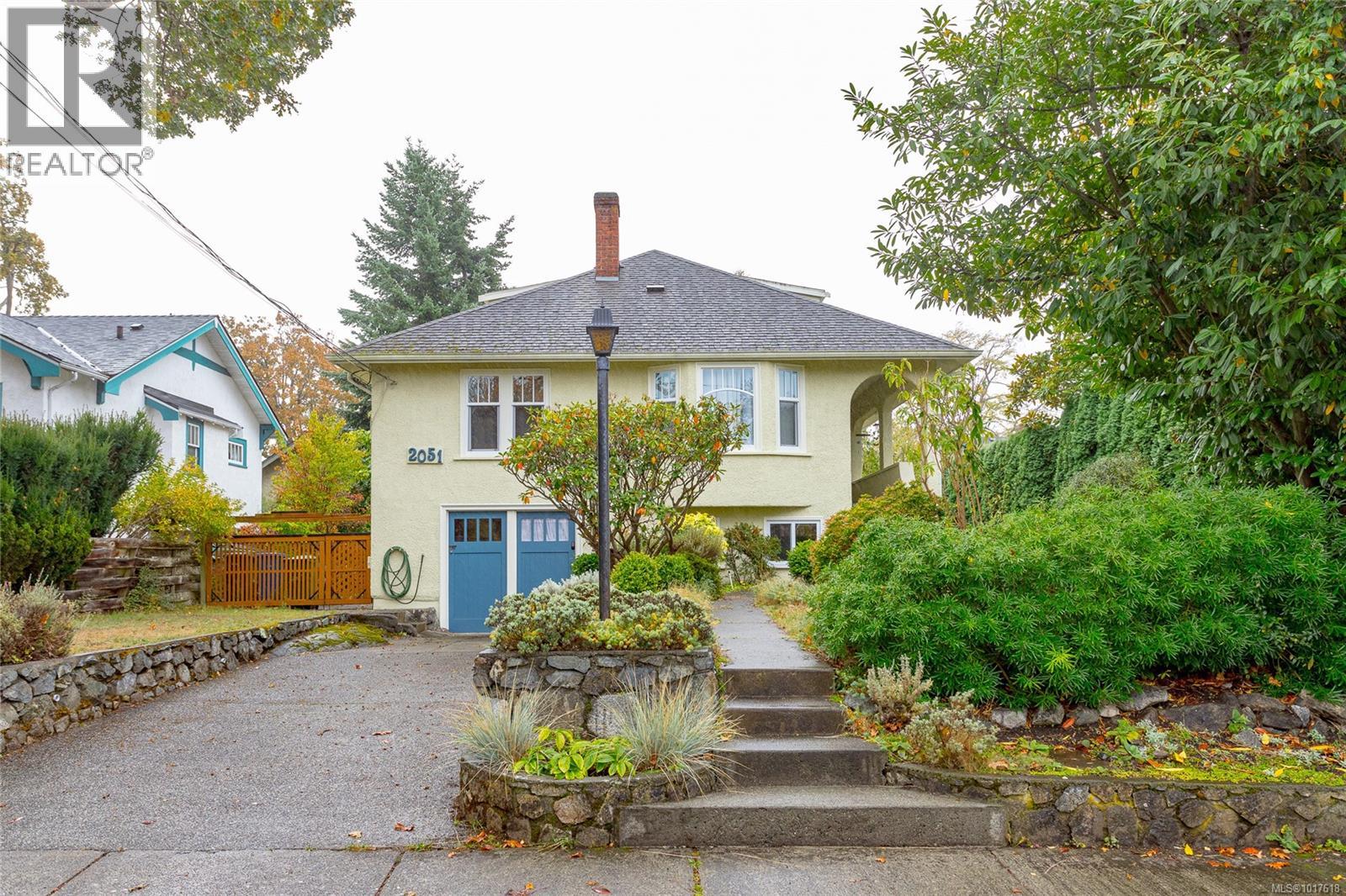 2051 Granite St, Oak Bay, British Columbia  V8S 3G4 - Photo 2 - 1017618