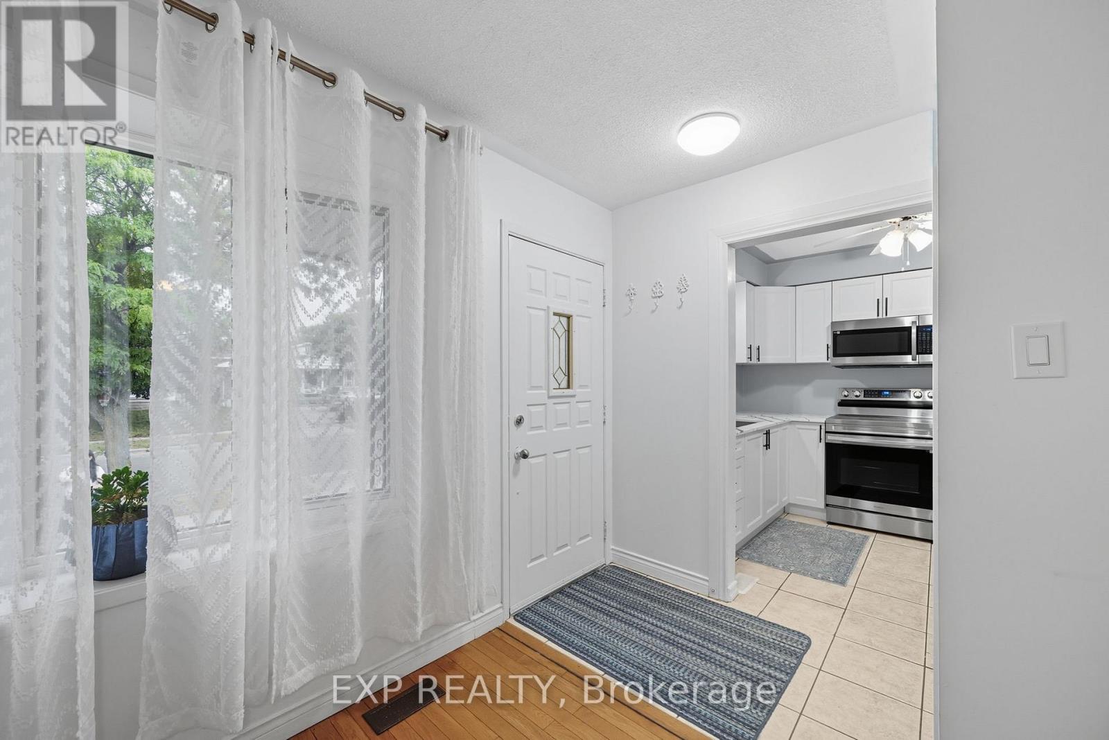 981 Jalna Boulevard, London South, Ontario  N6E 2R2 - Photo 11 - X12489246