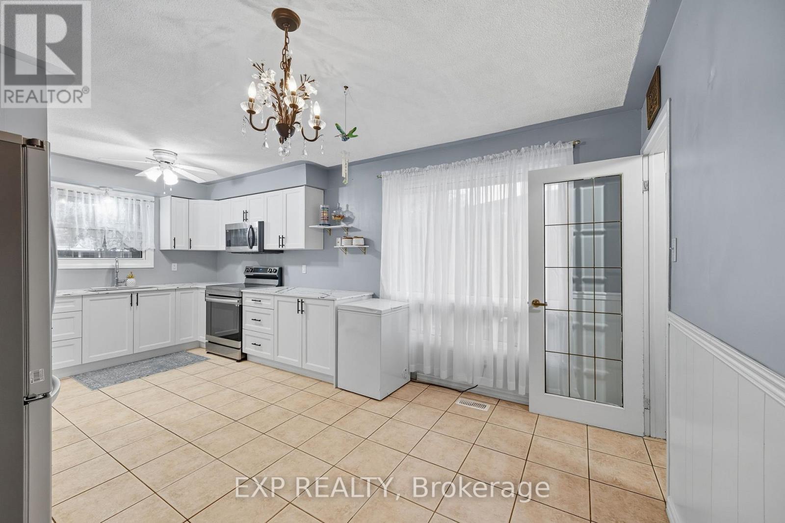 981 Jalna Boulevard, London South, Ontario  N6E 2R2 - Photo 17 - X12489246