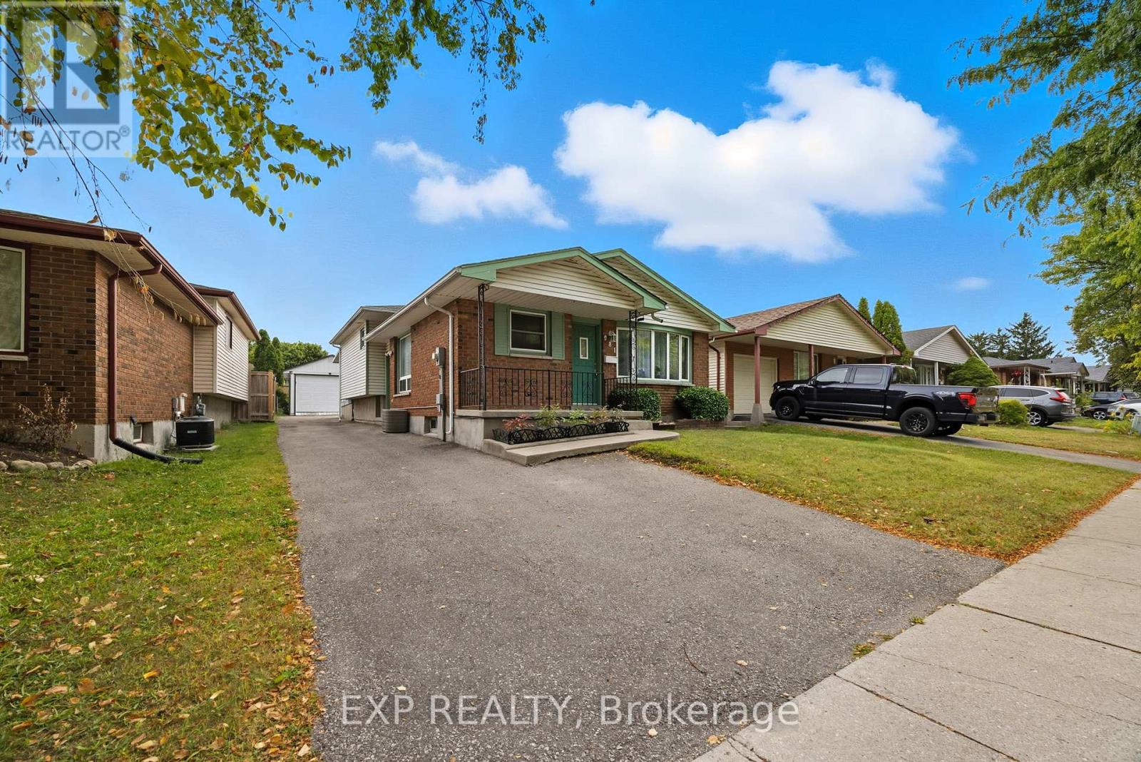 981 Jalna Boulevard, London South, Ontario  N6E 2R2 - Photo 3 - X12489246
