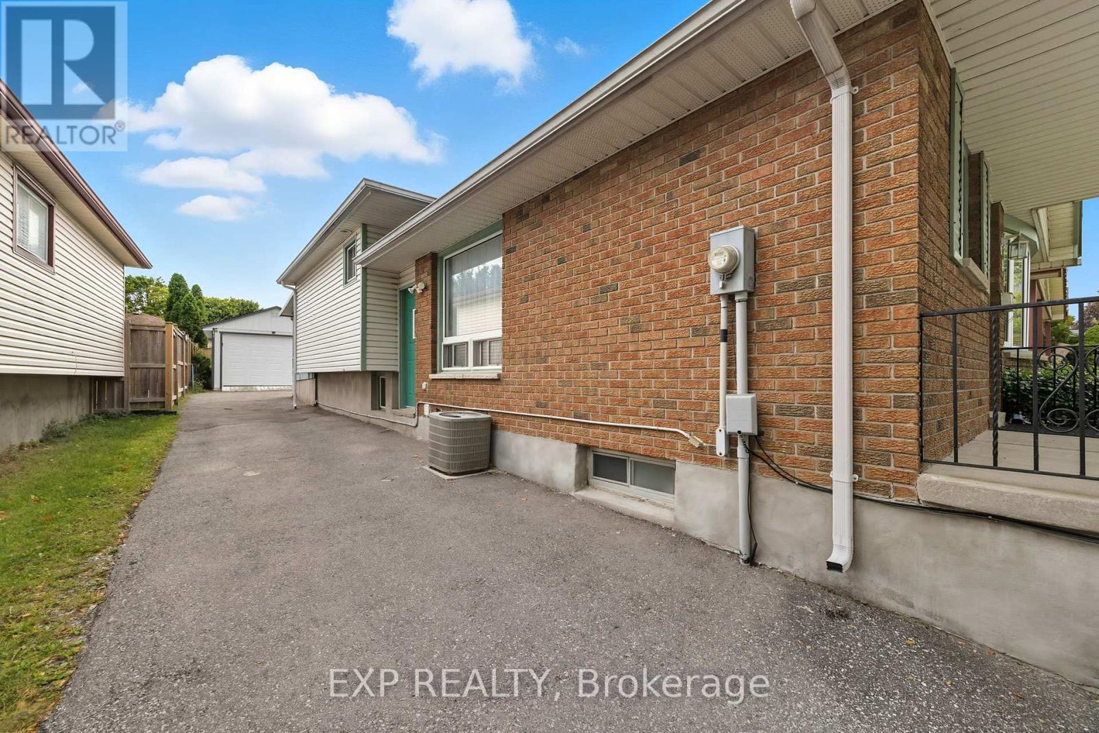 981 Jalna Boulevard, London South, Ontario  N6E 2R2 - Photo 4 - X12489246