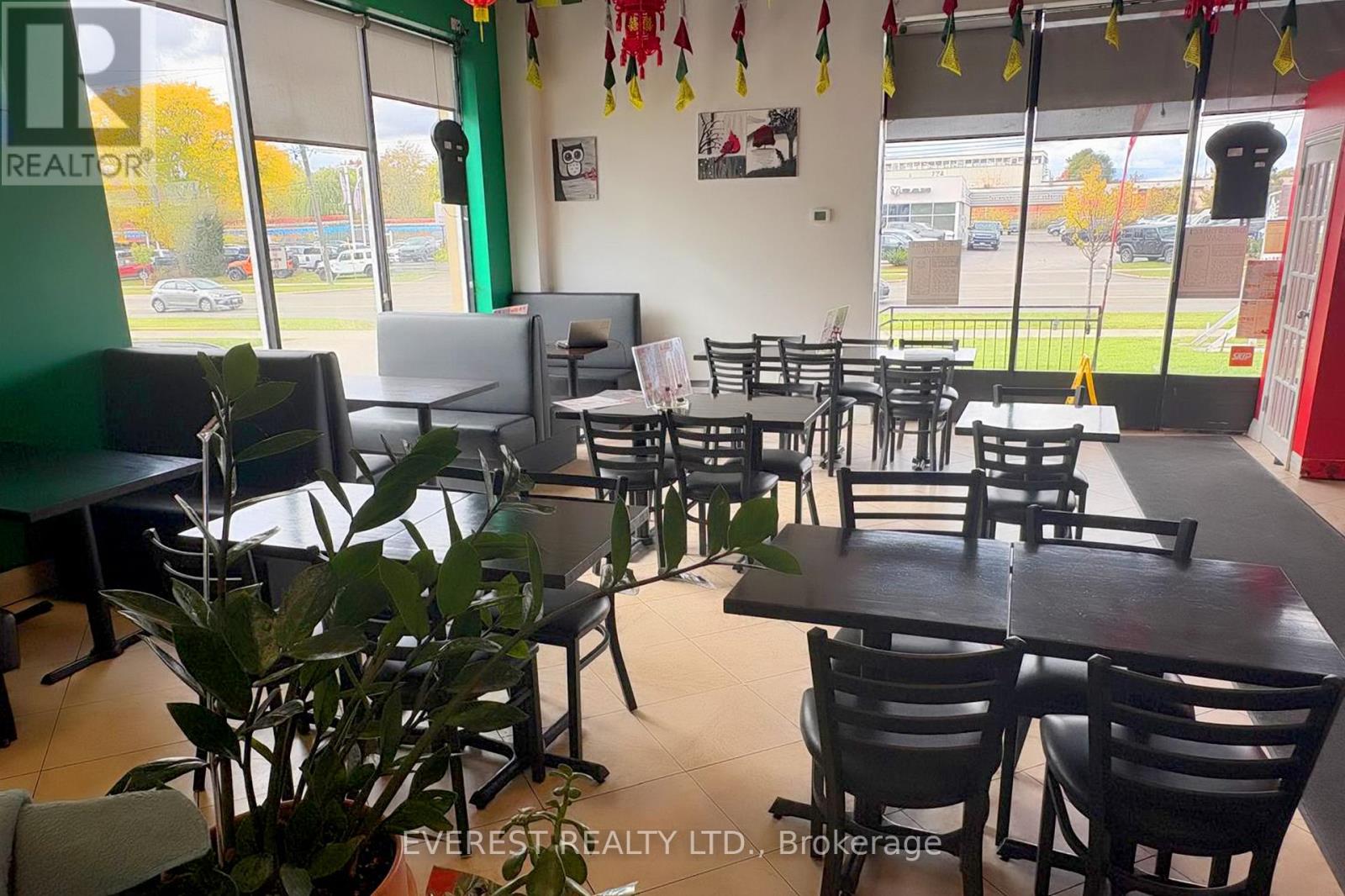 5 - 2388 Fairview Street, Burlington, Ontario  L7R 2E4 - Photo 9 - W12489224