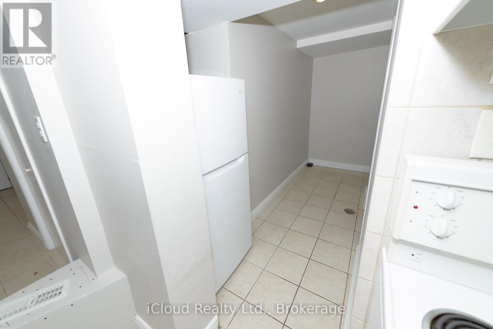 2 - 3765 Keenan Crescent, Mississauga, Ontario  L4T 3M1 - Photo 11 - W12489228