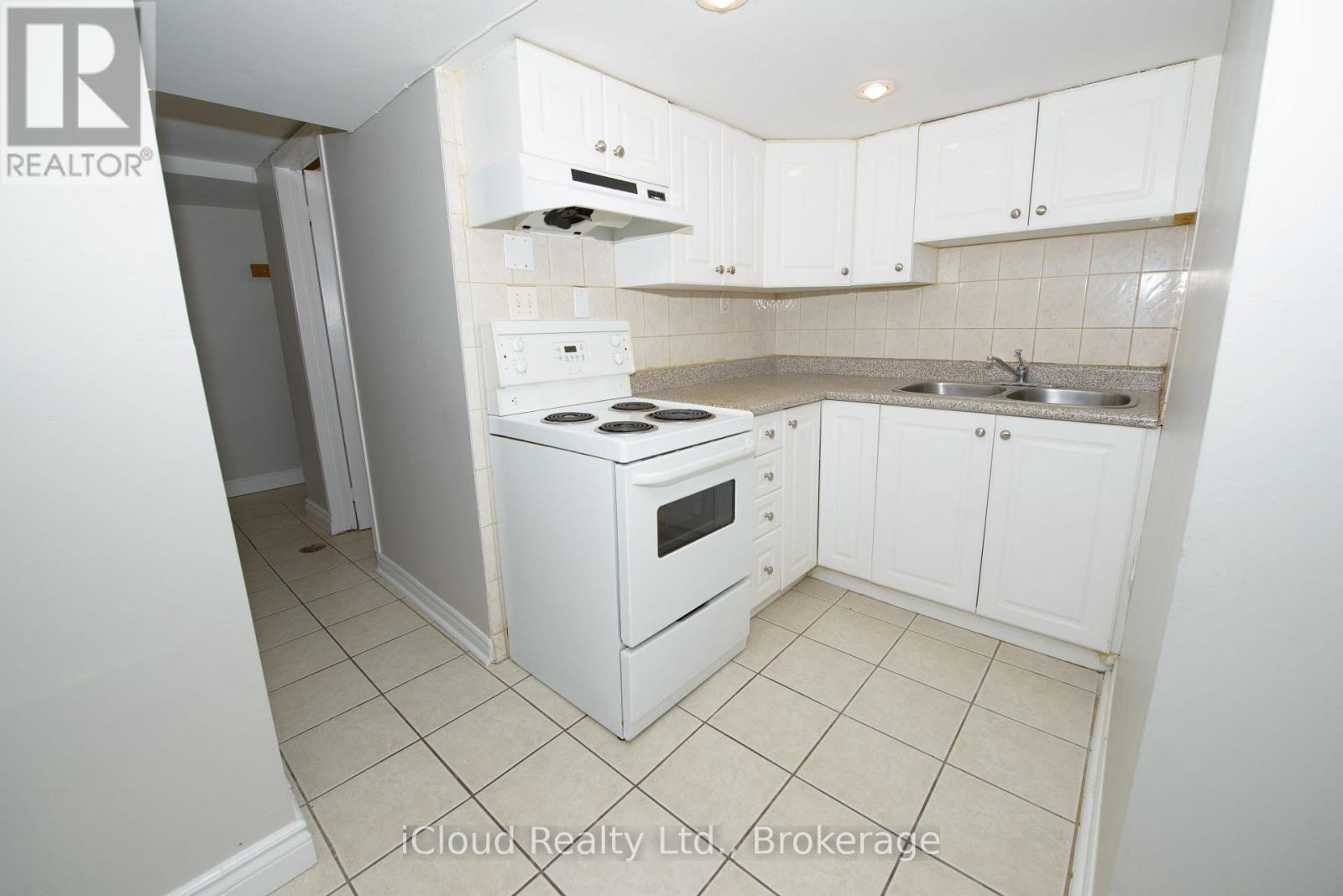 2 - 3765 Keenan Crescent, Mississauga, Ontario  L4T 3M1 - Photo 6 - W12489228