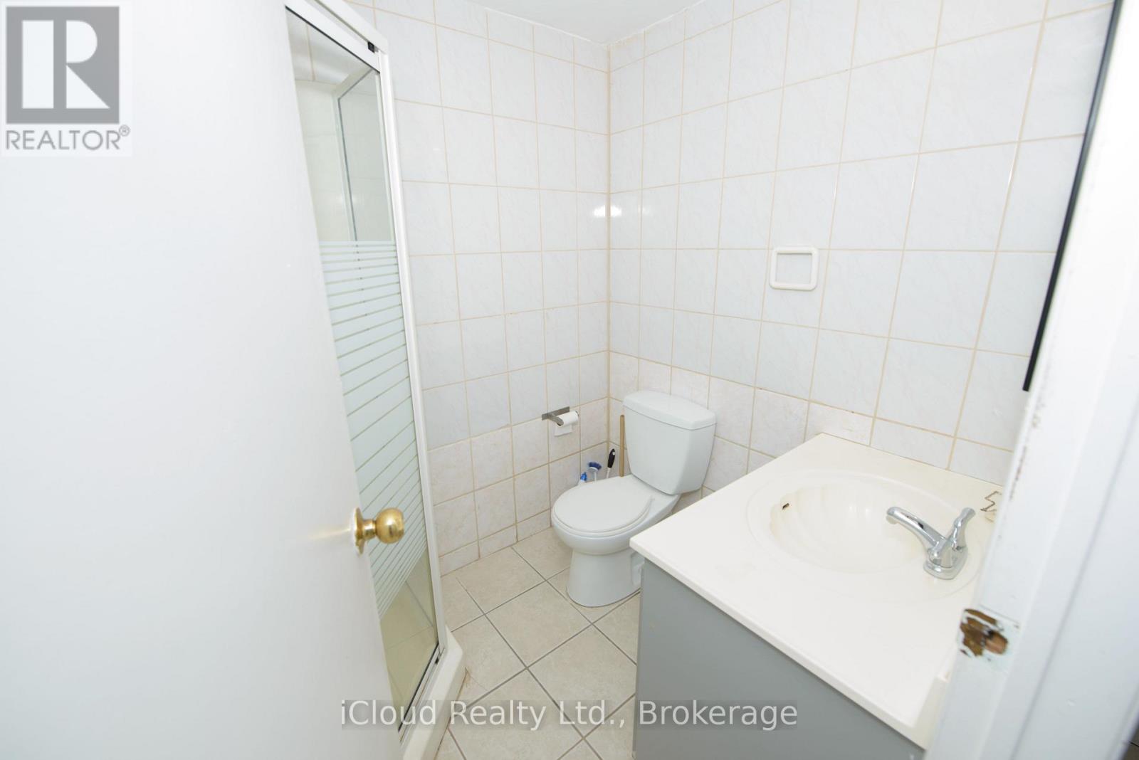 2 - 3765 Keenan Crescent, Mississauga, Ontario  L4T 3M1 - Photo 7 - W12489228