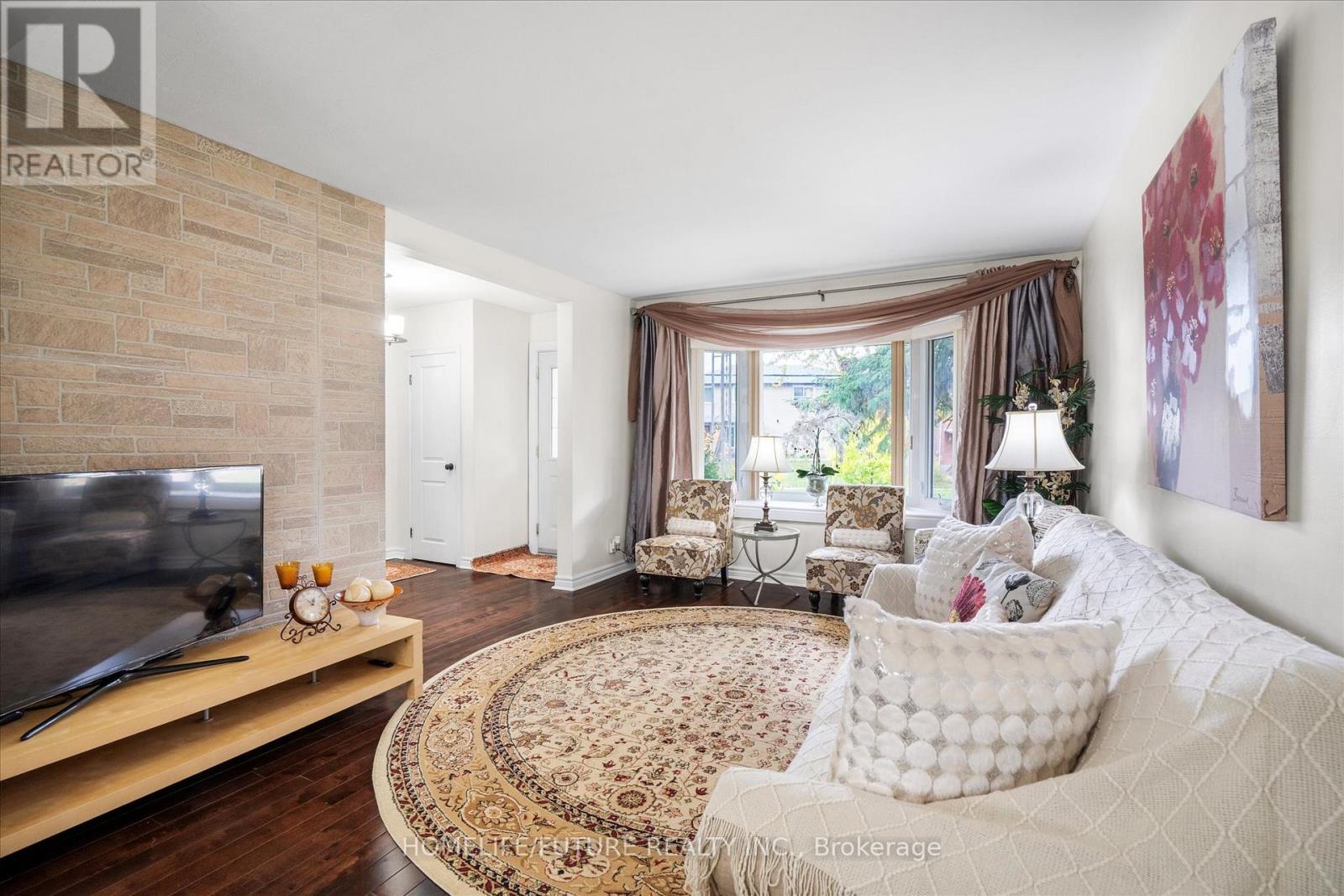 12 Ellendale Drive, Toronto, Ontario  M1P 1N2 - Photo 11 - E12487772