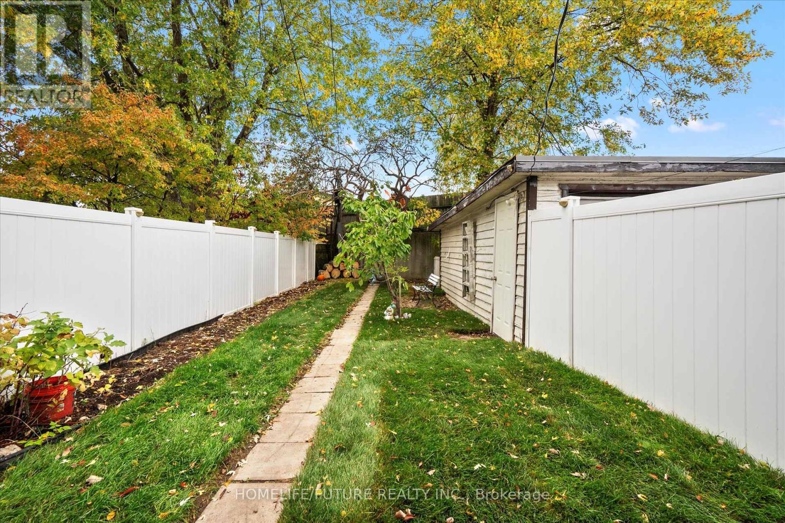 12 Ellendale Drive, Toronto, Ontario  M1P 1N2 - Photo 29 - E12487772