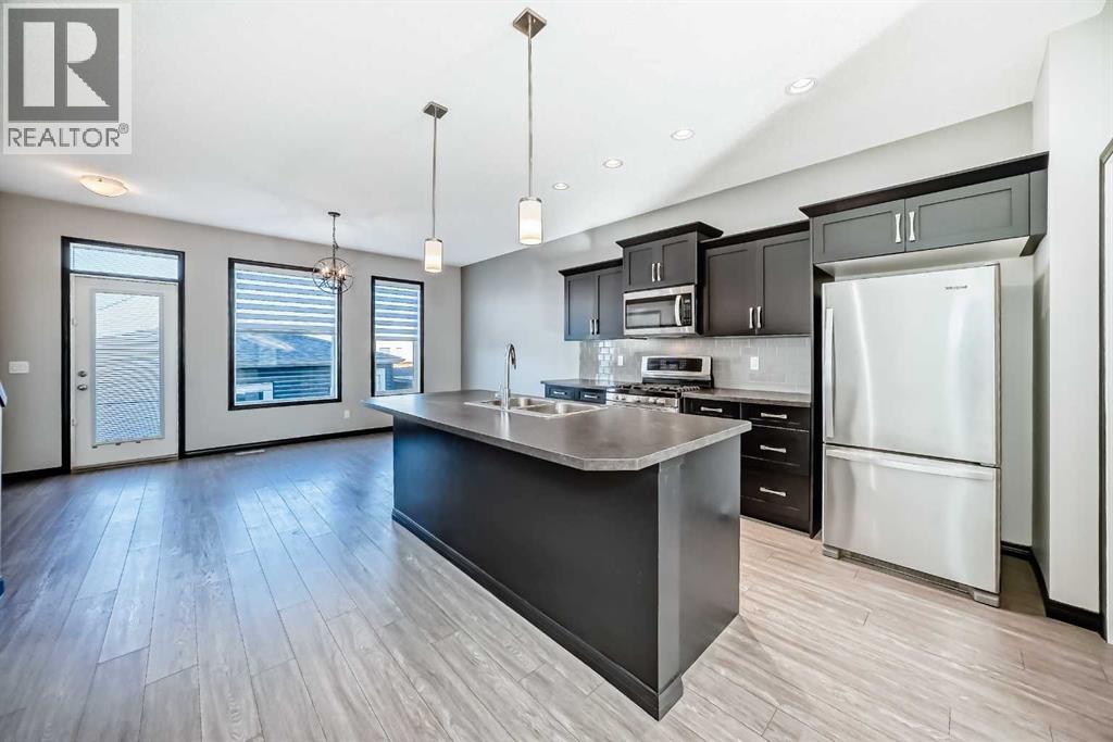 23 Heritage Rise, Cochrane, Alberta  T4C 2R4 - Photo 3 - A2257954