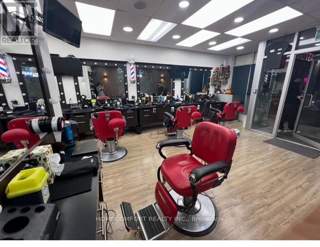 2 - 24 Dundas Street E, Mississauga, Ontario  L5A 1W2 - Photo 4 - W12489244