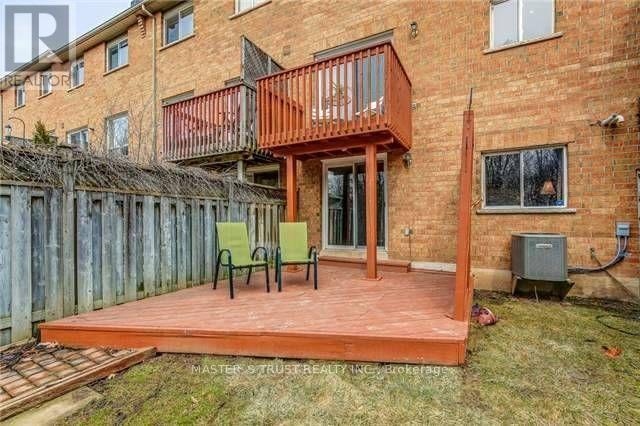 371 Ravineview Way, Oakville, Ontario  L6H 6S5 - Photo 14 - W12489254