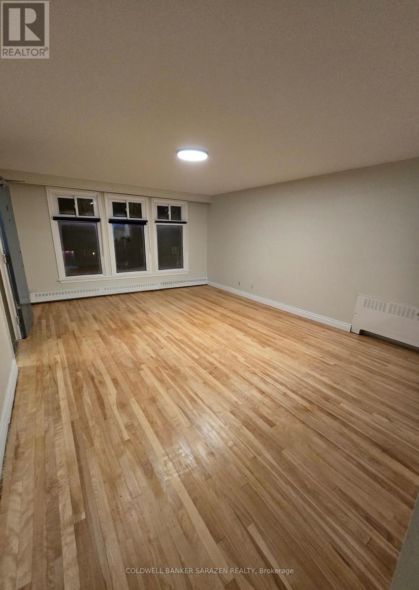 2 - 33 Coupal Street, Ottawa, Ontario  K1L 5Z9 - Photo 3 - X12489258