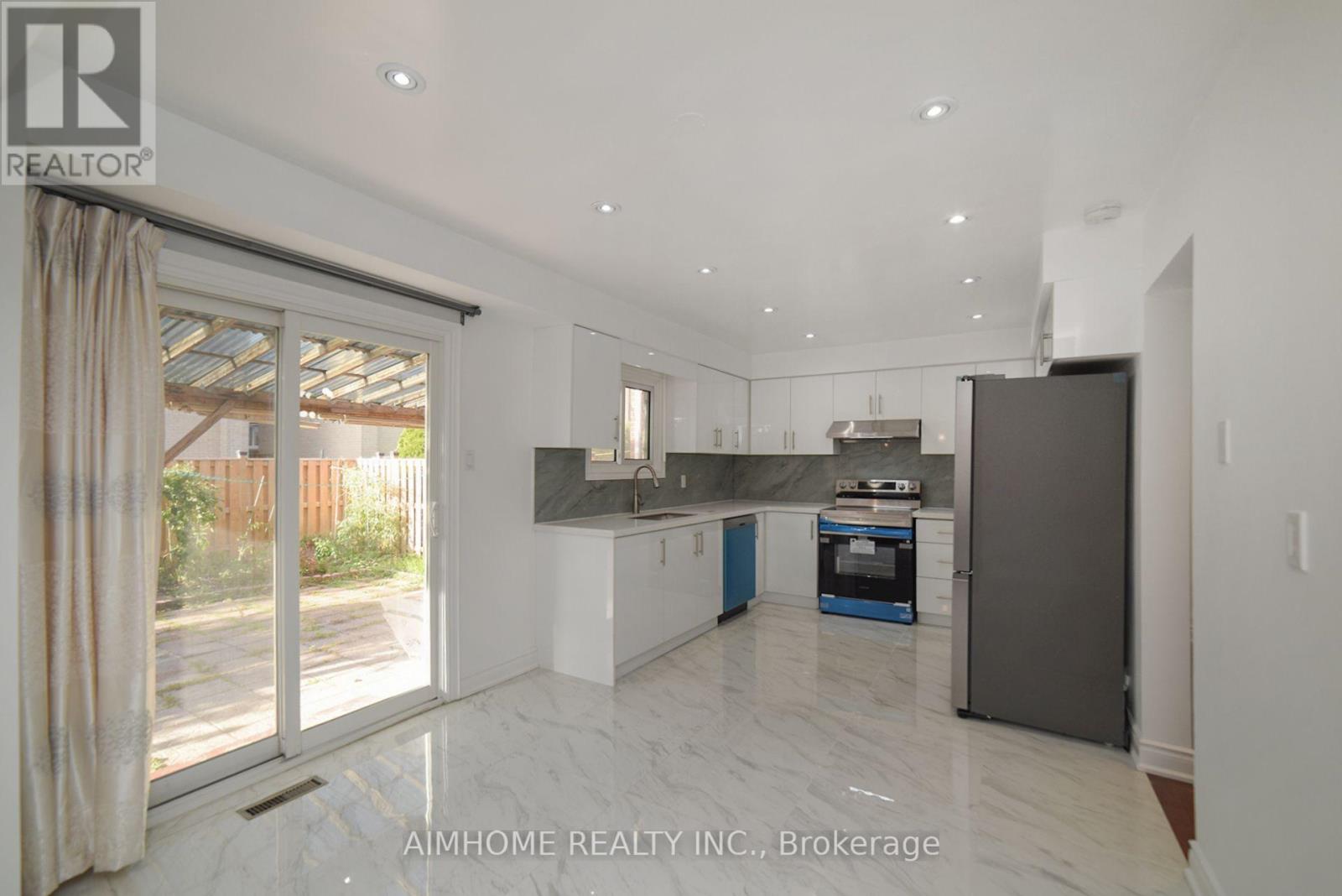 213 Hupfield Trail, Toronto, Ontario  M1B 4L8 - Photo 20 - E12486577