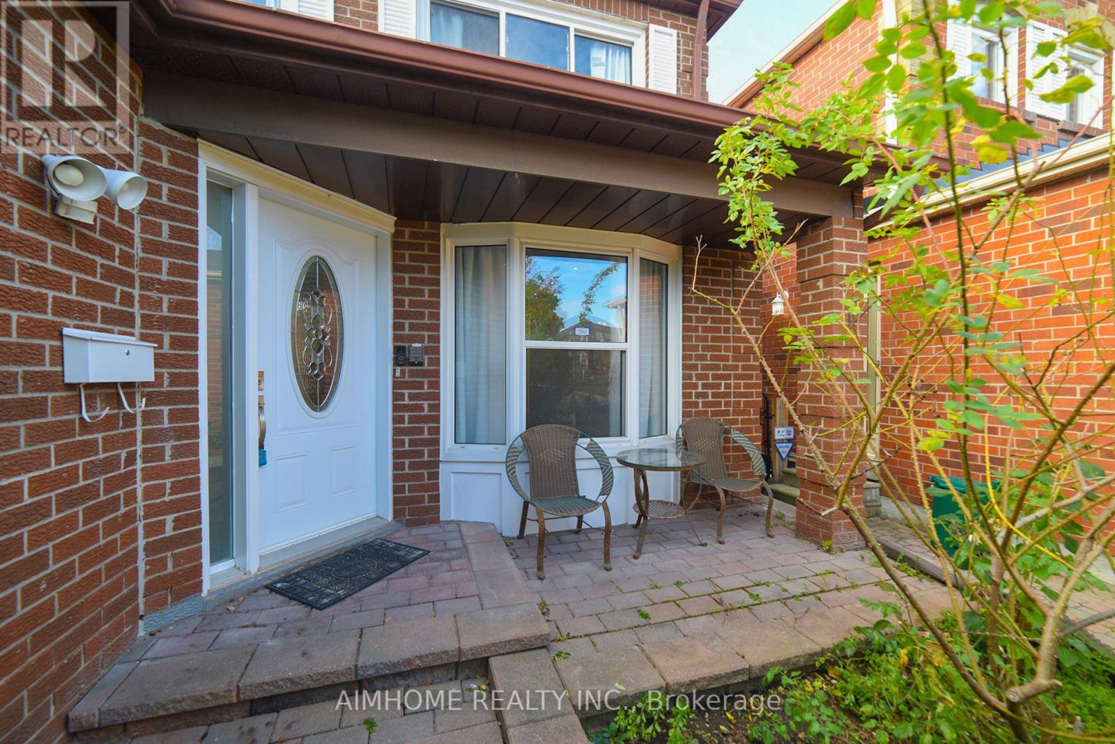 213 Hupfield Trail, Toronto, Ontario  M1B 4L8 - Photo 3 - E12486577