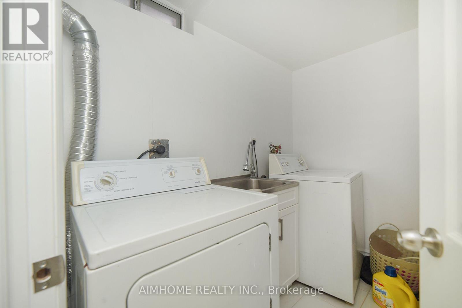 213 Hupfield Trail, Toronto, Ontario  M1B 4L8 - Photo 35 - E12486577