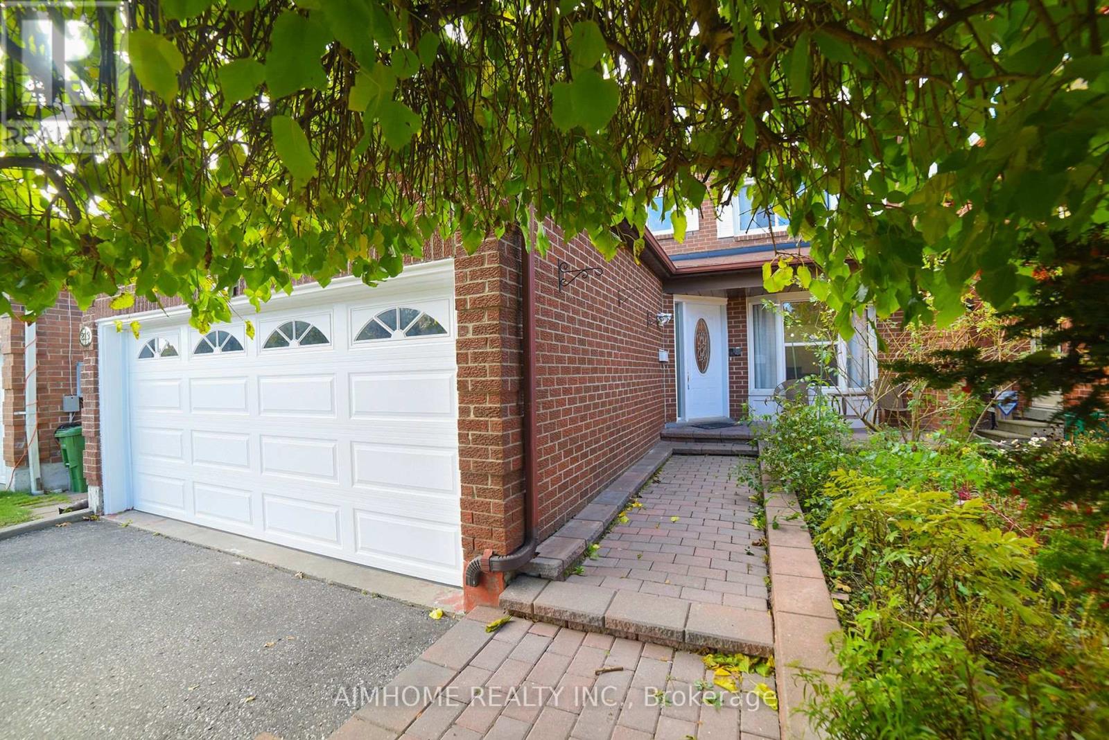 213 Hupfield Trail, Toronto, Ontario  M1B 4L8 - Photo 4 - E12486577