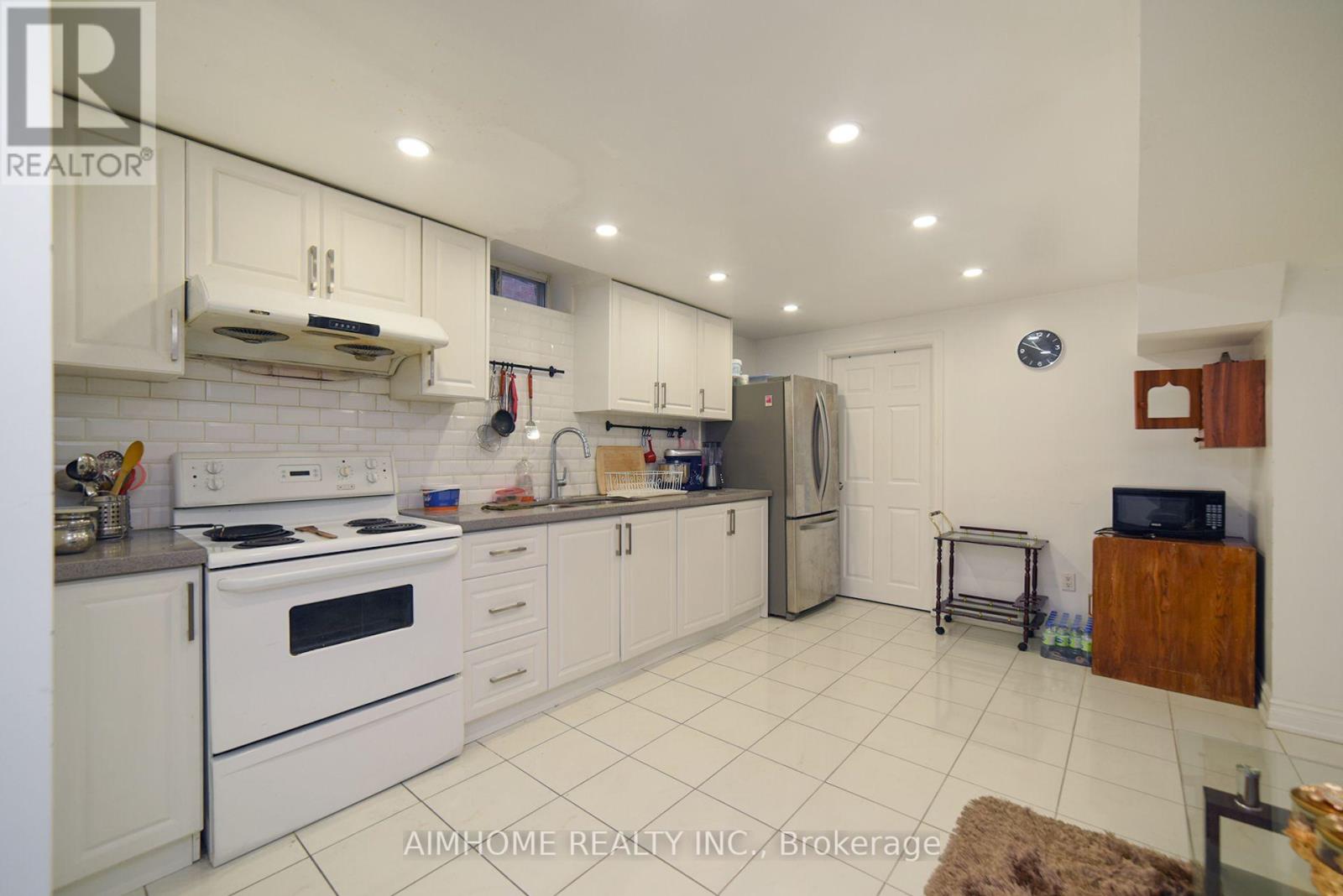 213 Hupfield Trail, Toronto, Ontario  M1B 4L8 - Photo 37 - E12486577