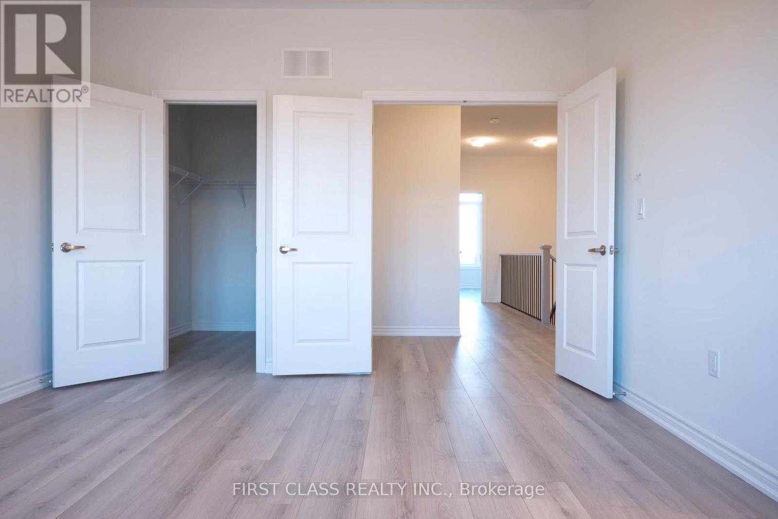 24 Kamper Avenue, Richmond Hill, Ontario  L4E 1M4 - Photo 11 - N12489256