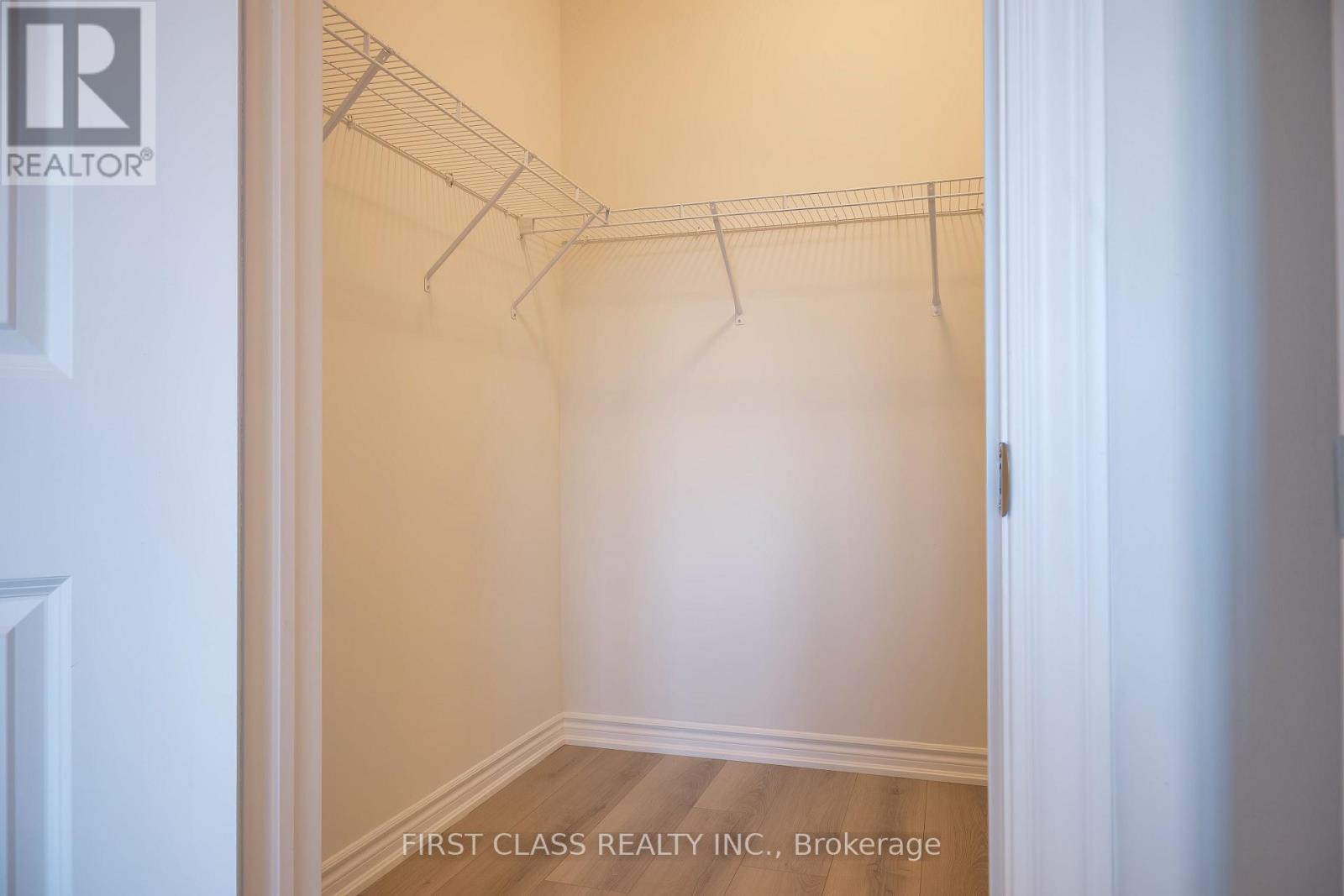 24 Kamper Avenue, Richmond Hill, Ontario  L4E 1M4 - Photo 13 - N12489256