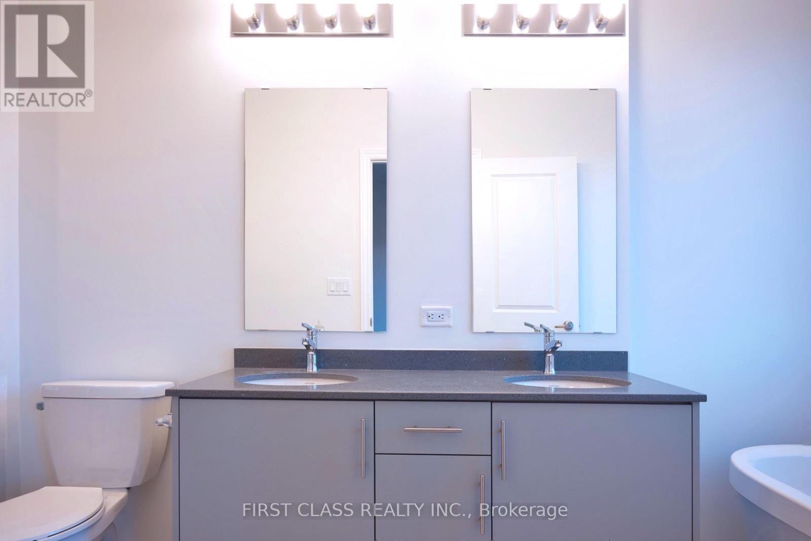 24 Kamper Avenue, Richmond Hill, Ontario  L4E 1M4 - Photo 16 - N12489256