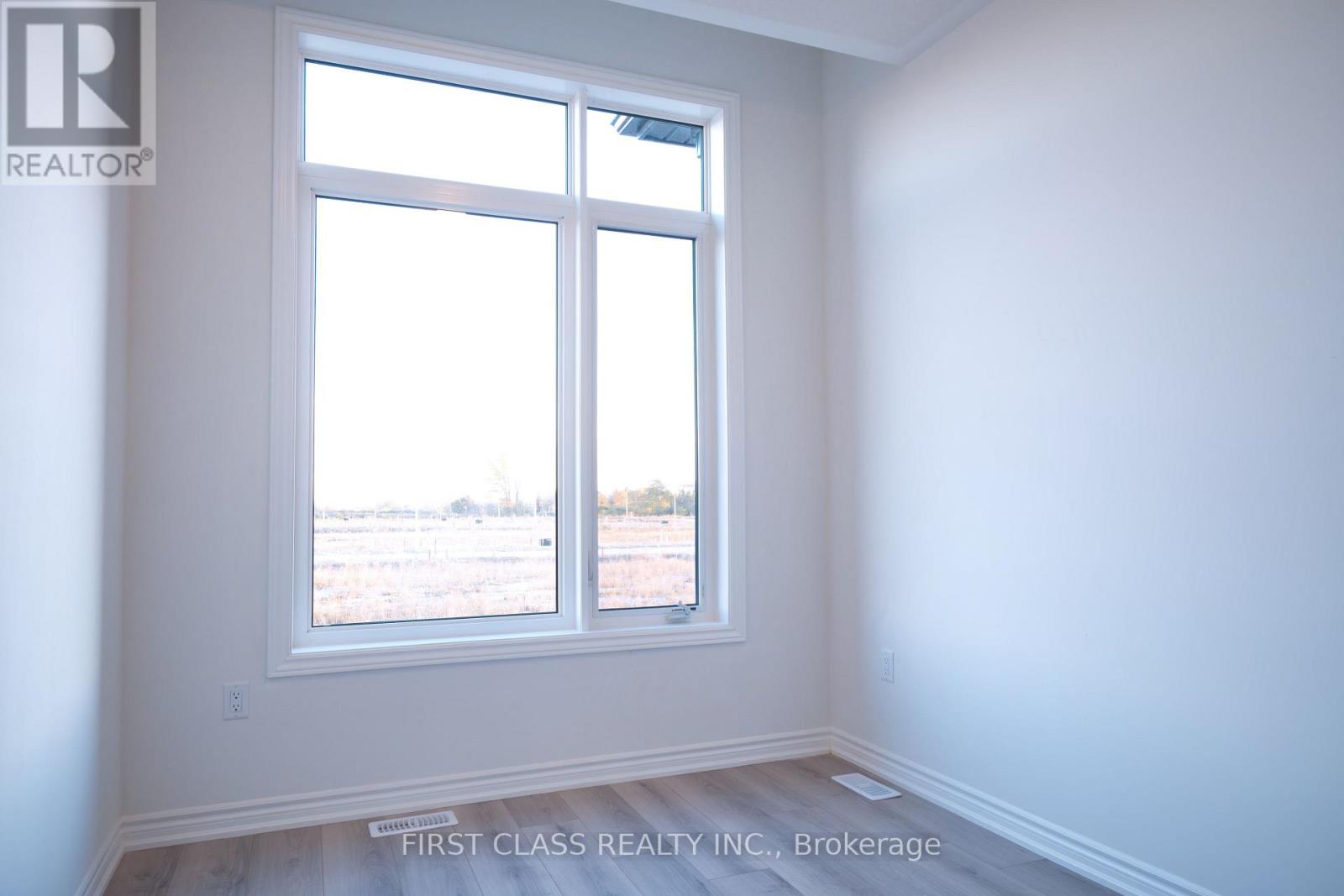 24 Kamper Avenue, Richmond Hill, Ontario  L4E 1M4 - Photo 18 - N12489256