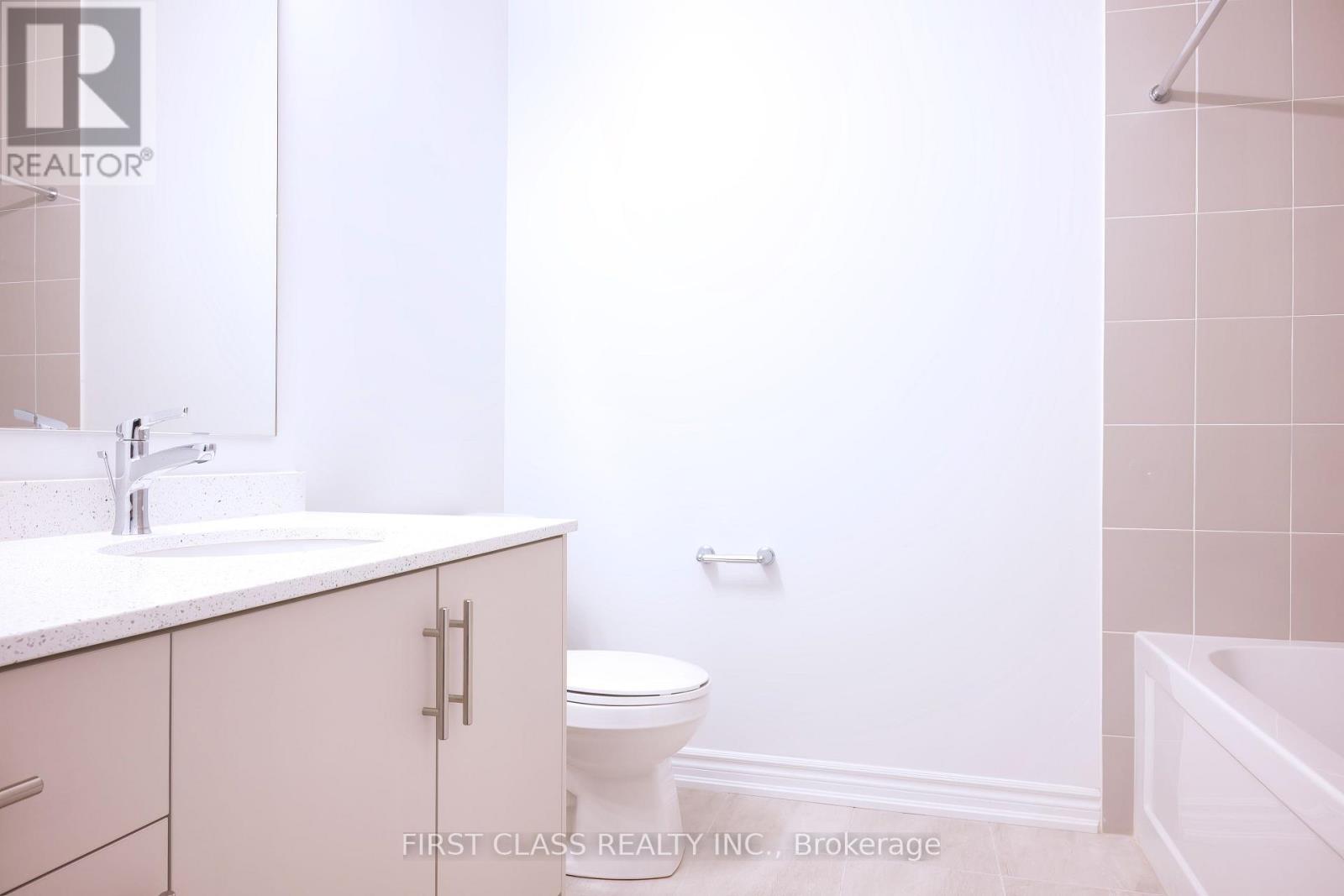 24 Kamper Avenue, Richmond Hill, Ontario  L4E 1M4 - Photo 19 - N12489256