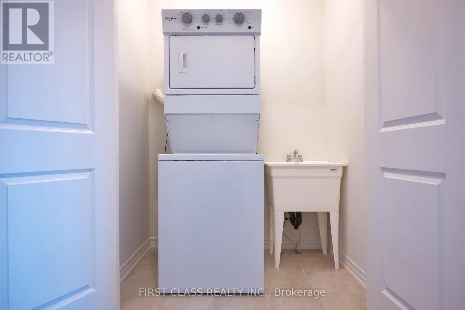 24 Kamper Avenue, Richmond Hill, Ontario  L4E 1M4 - Photo 20 - N12489256