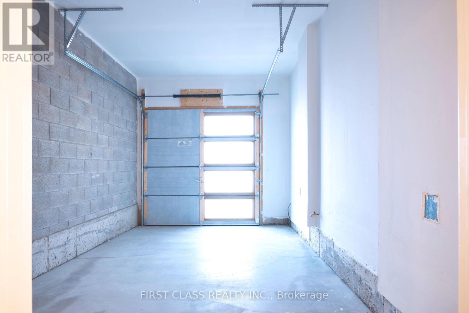 24 Kamper Avenue, Richmond Hill, Ontario  L4E 1M4 - Photo 21 - N12489256