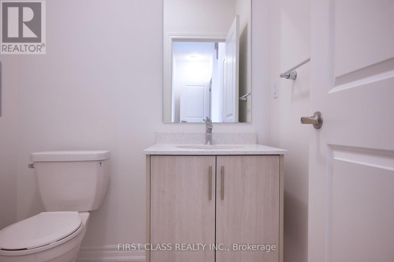 24 Kamper Avenue, Richmond Hill, Ontario  L4E 1M4 - Photo 8 - N12489256